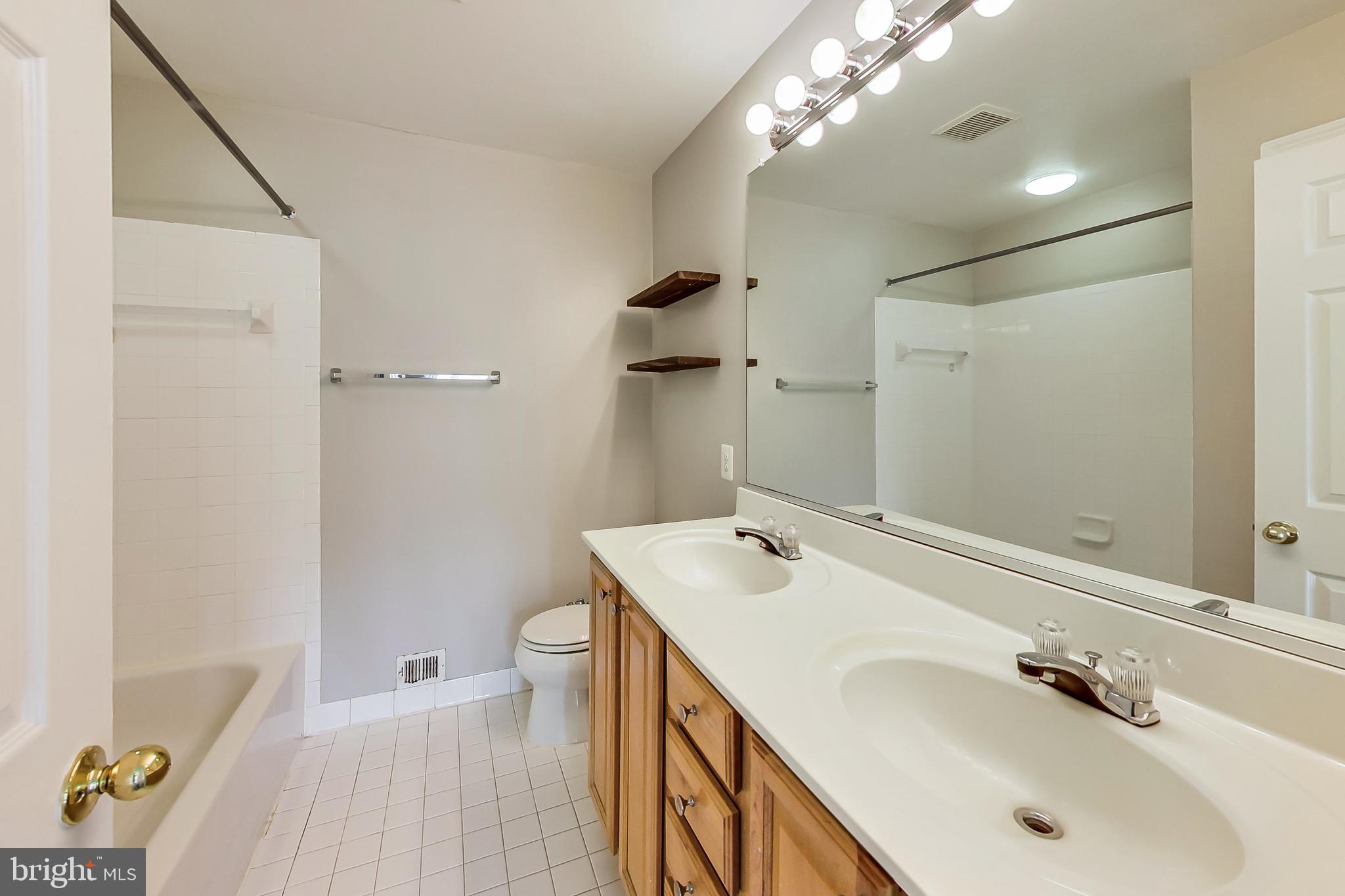 RANDOM HILLS LAND BAY - Residential Lease