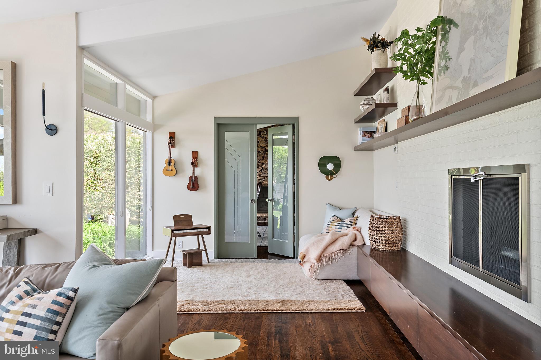 PENDENNIS MOUNT - Residential