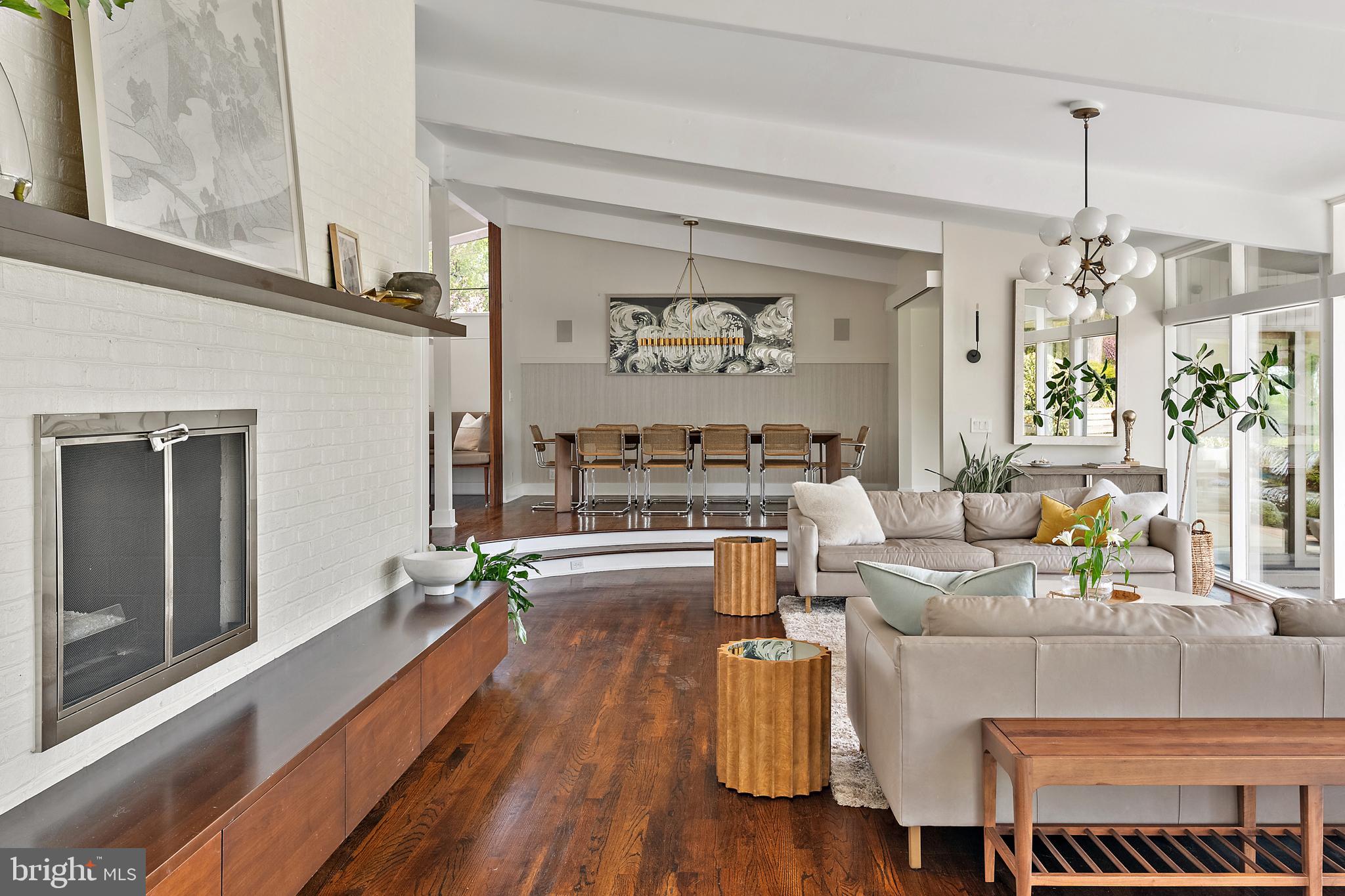 PENDENNIS MOUNT - Residential