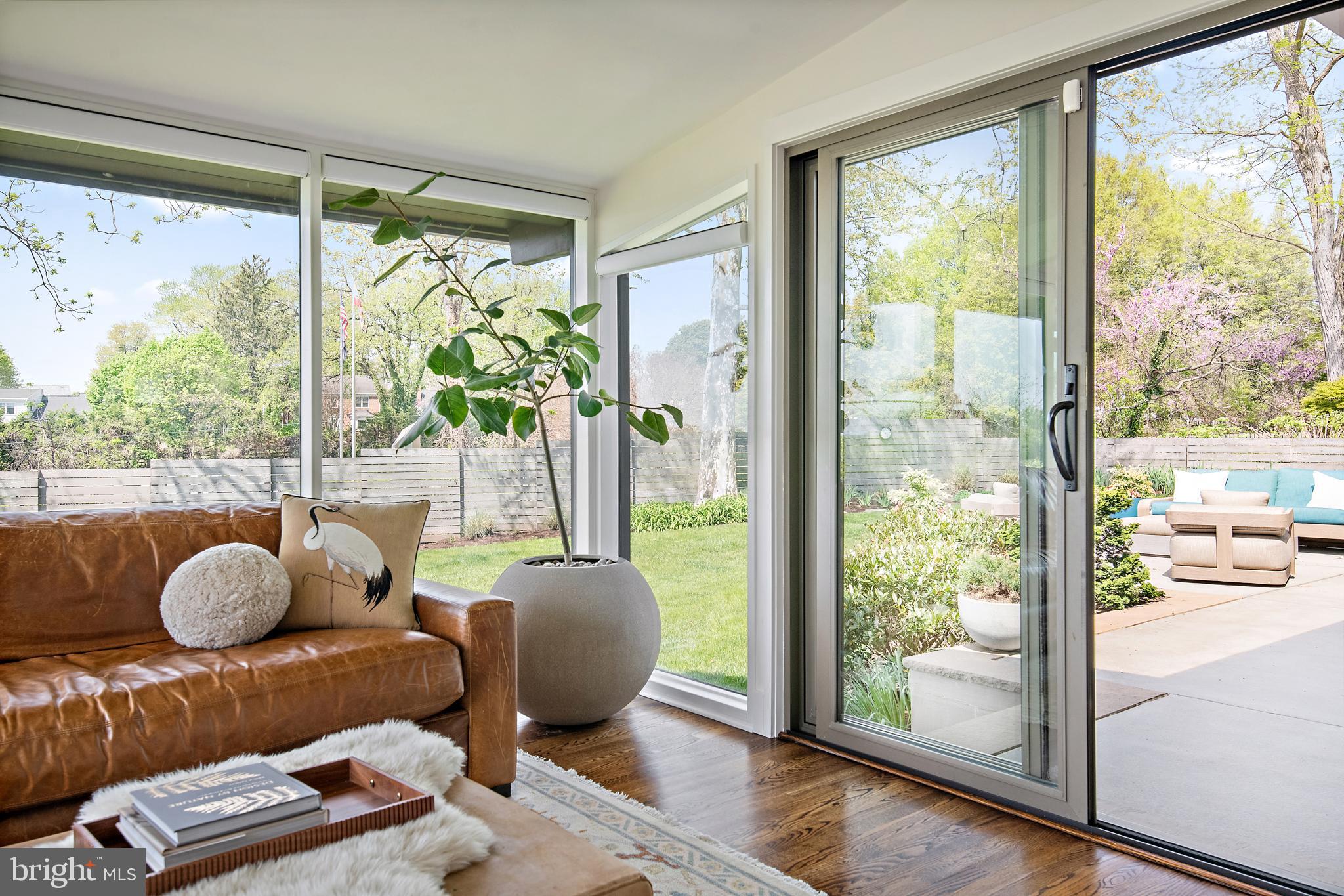 PENDENNIS MOUNT - Residential