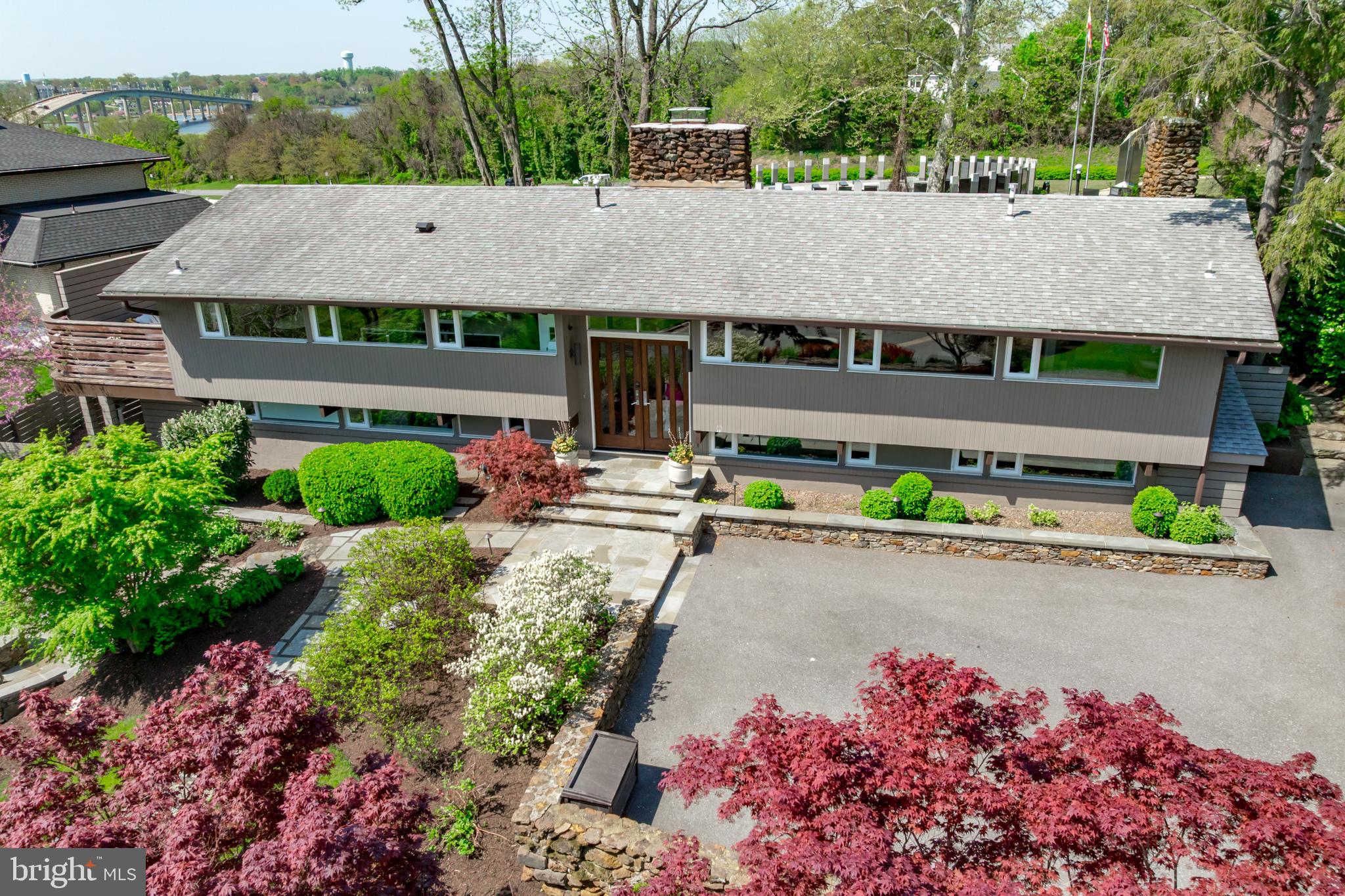 PENDENNIS MOUNT - Residential