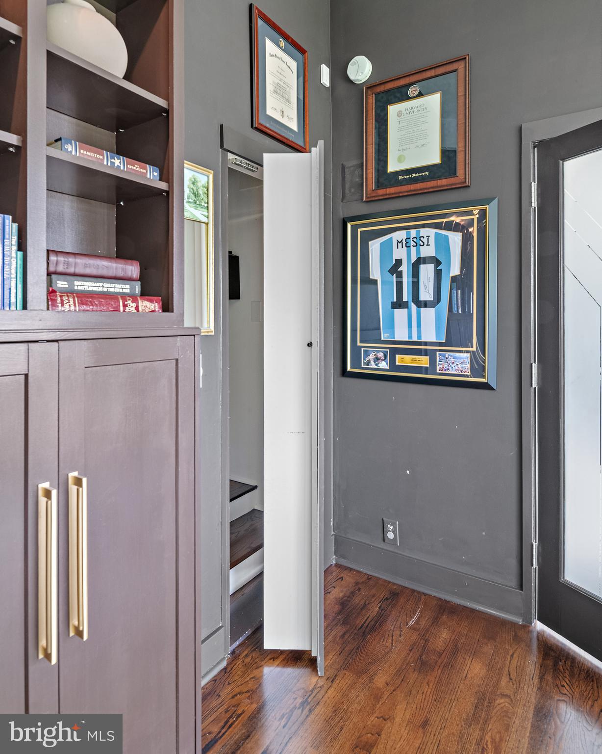 PENDENNIS MOUNT - Residential