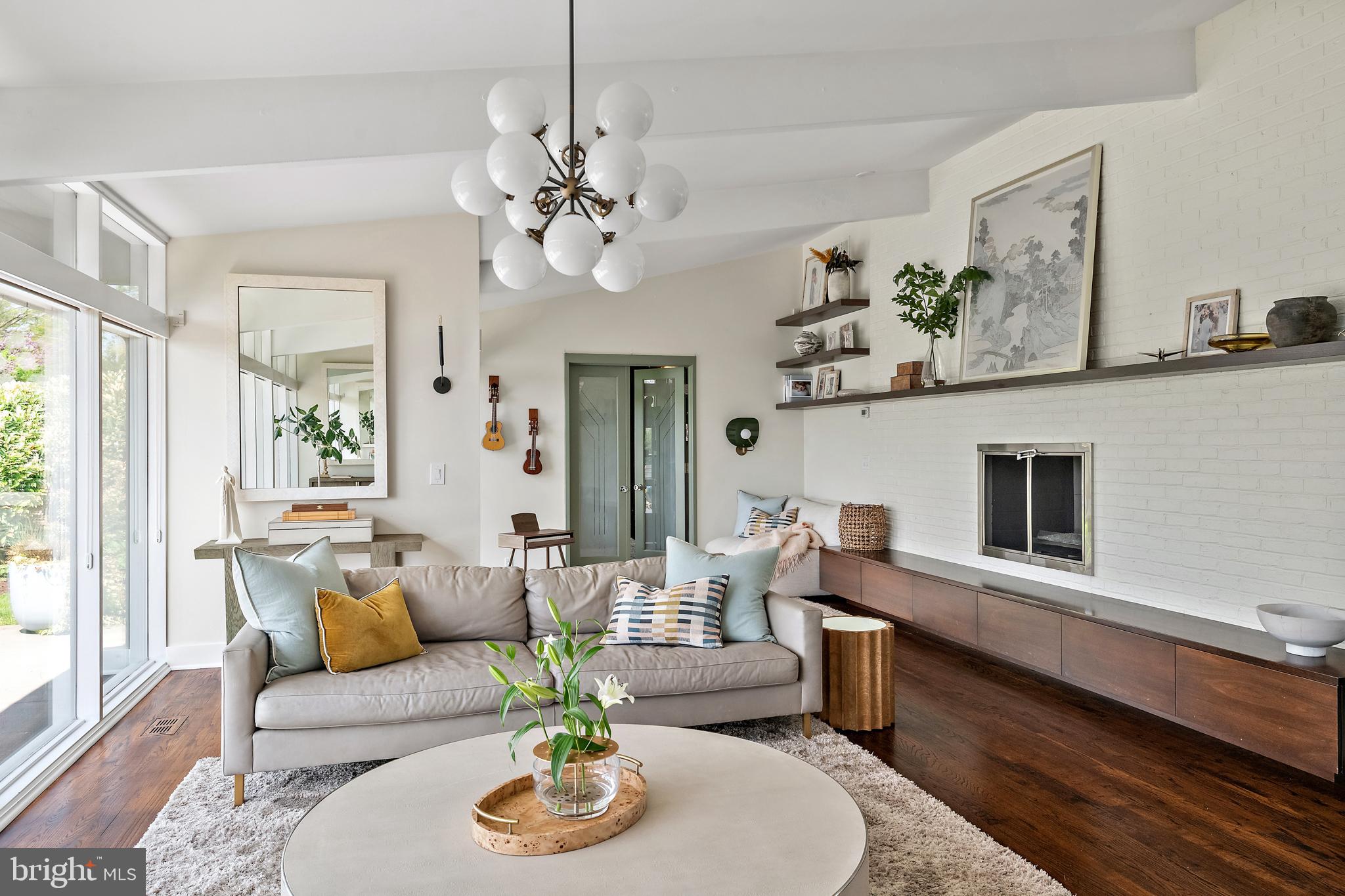 PENDENNIS MOUNT - Residential