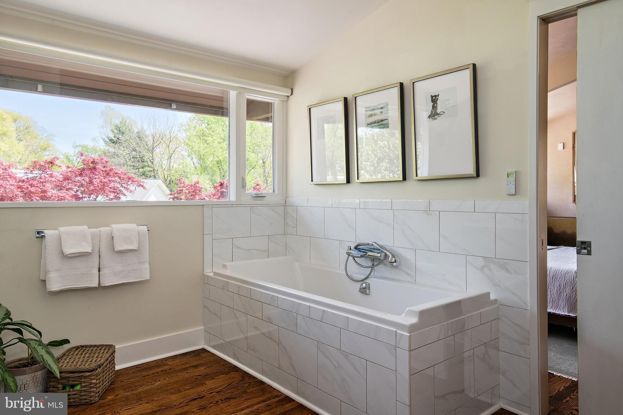 PENDENNIS MOUNT - Residential