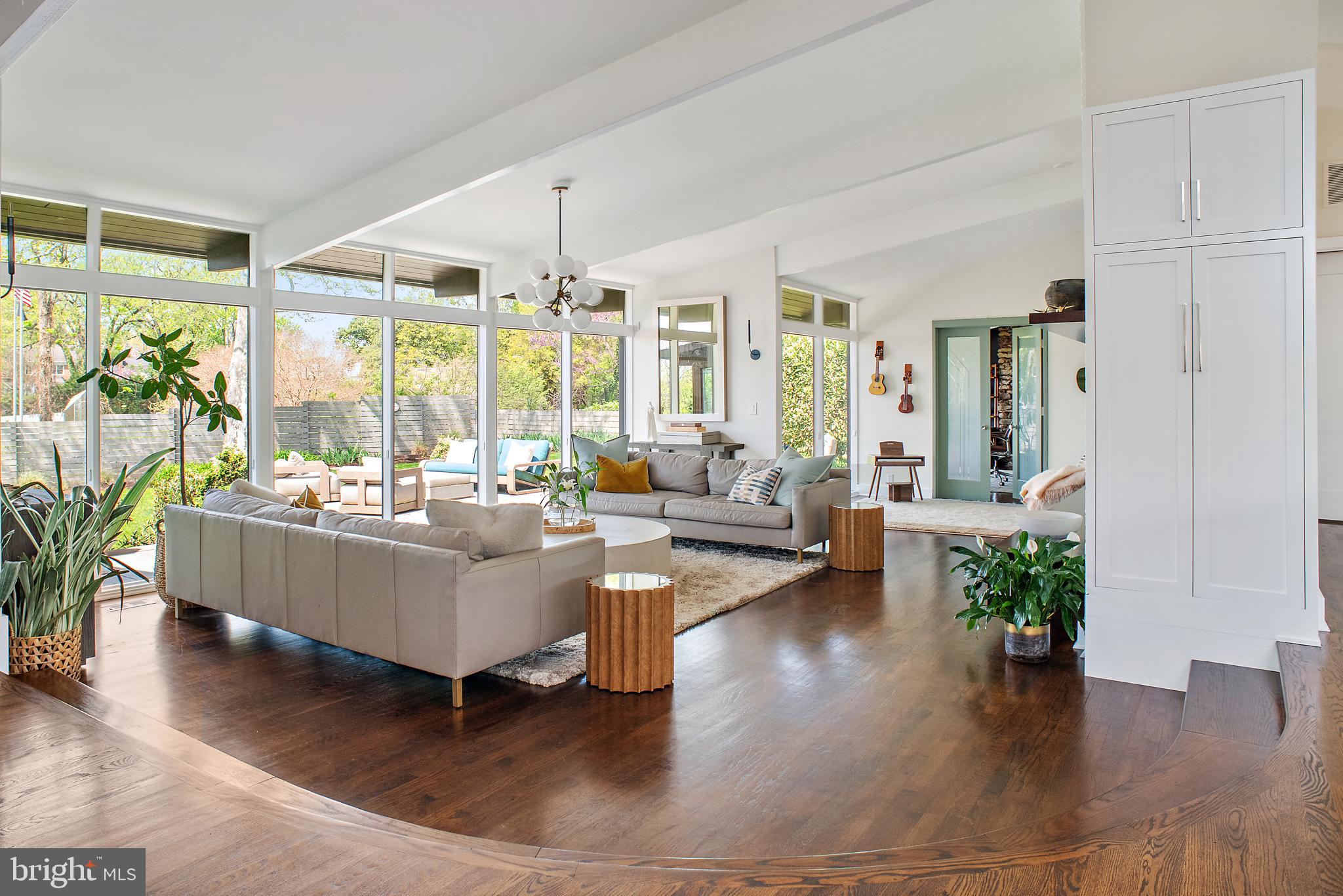 PENDENNIS MOUNT - Residential