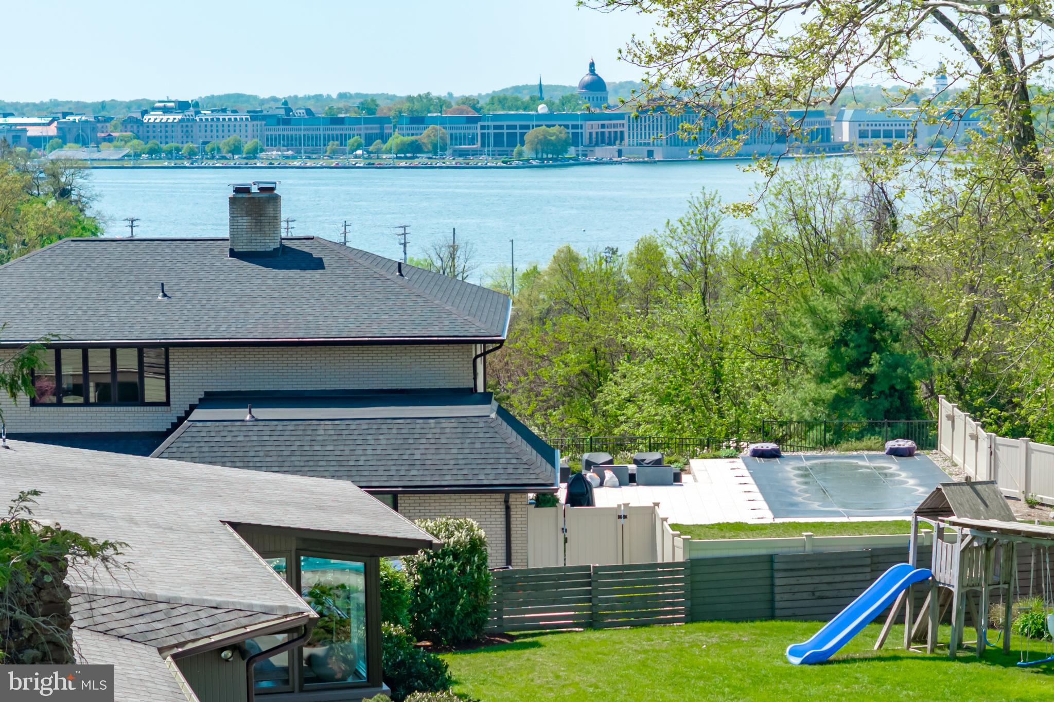 PENDENNIS MOUNT - Residential