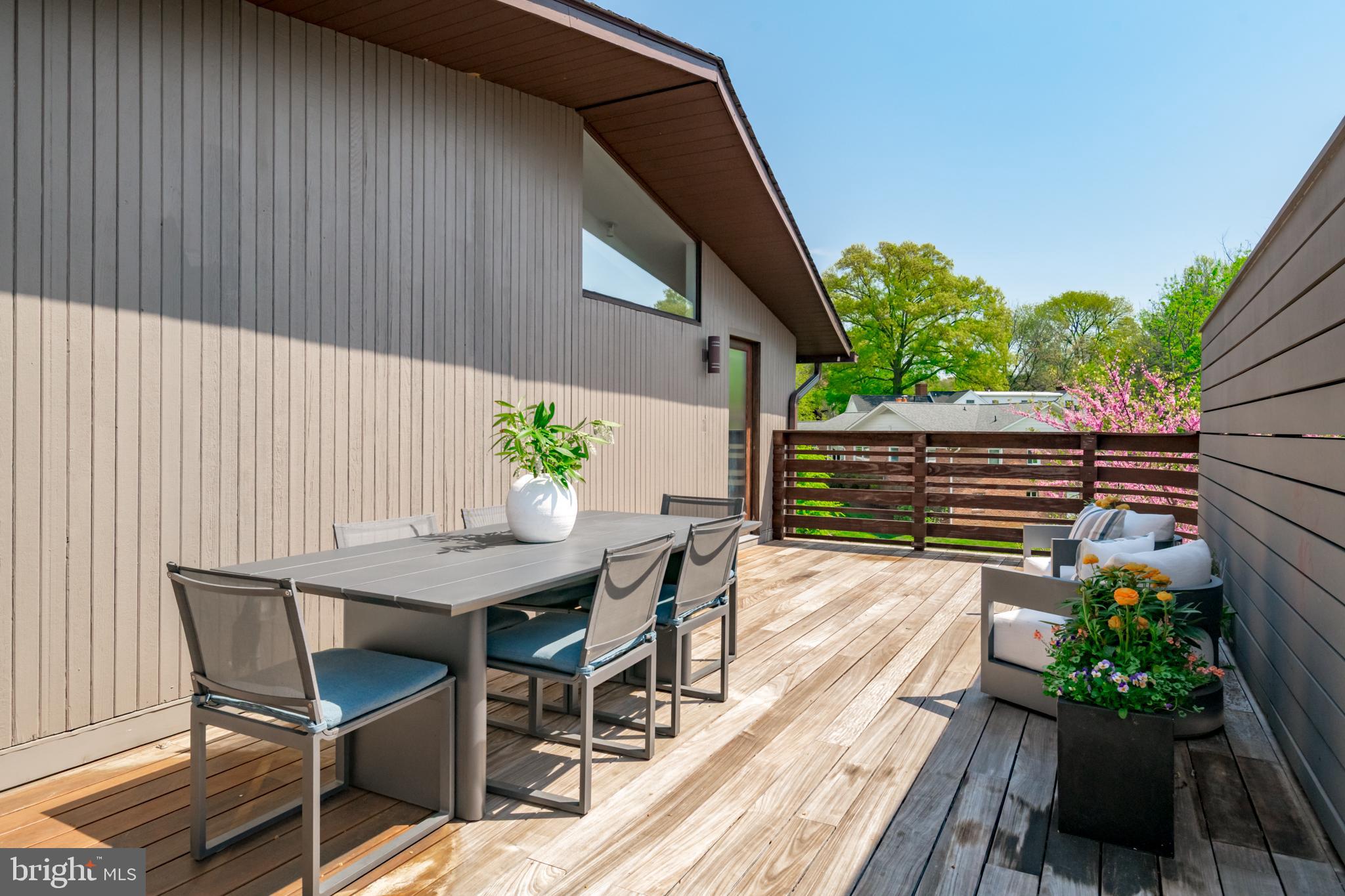 PENDENNIS MOUNT - Residential