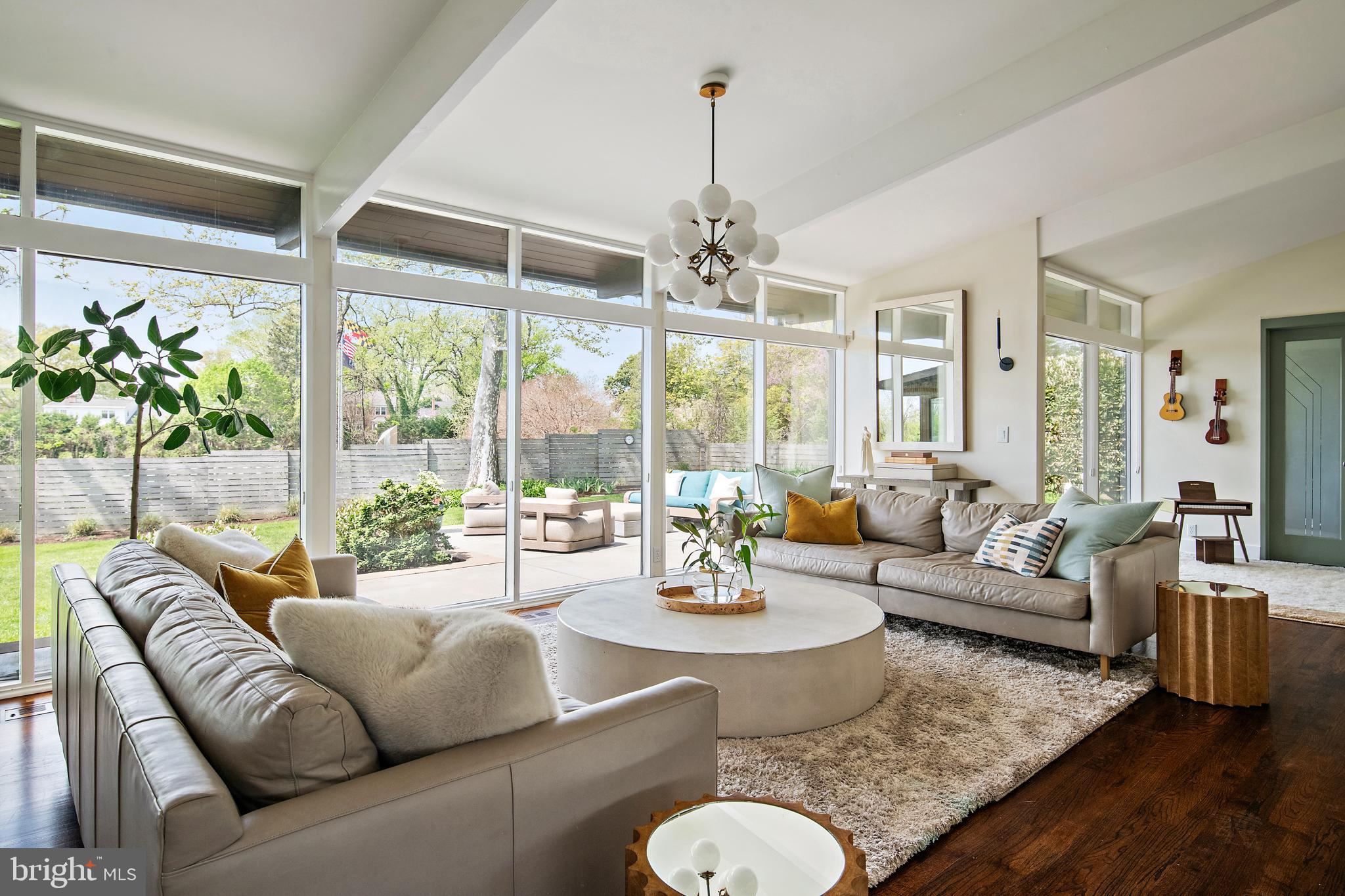 PENDENNIS MOUNT - Residential