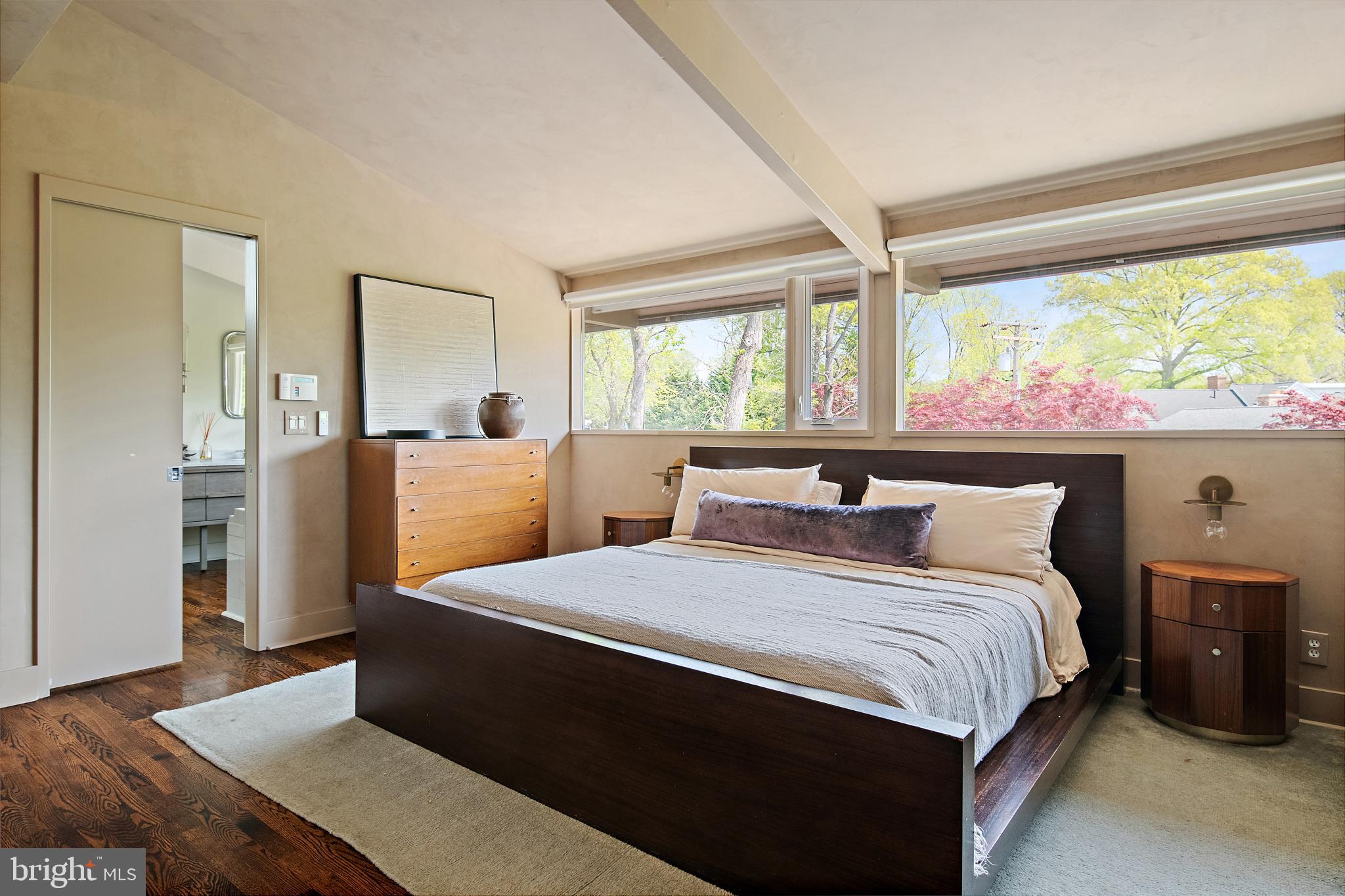 PENDENNIS MOUNT - Residential