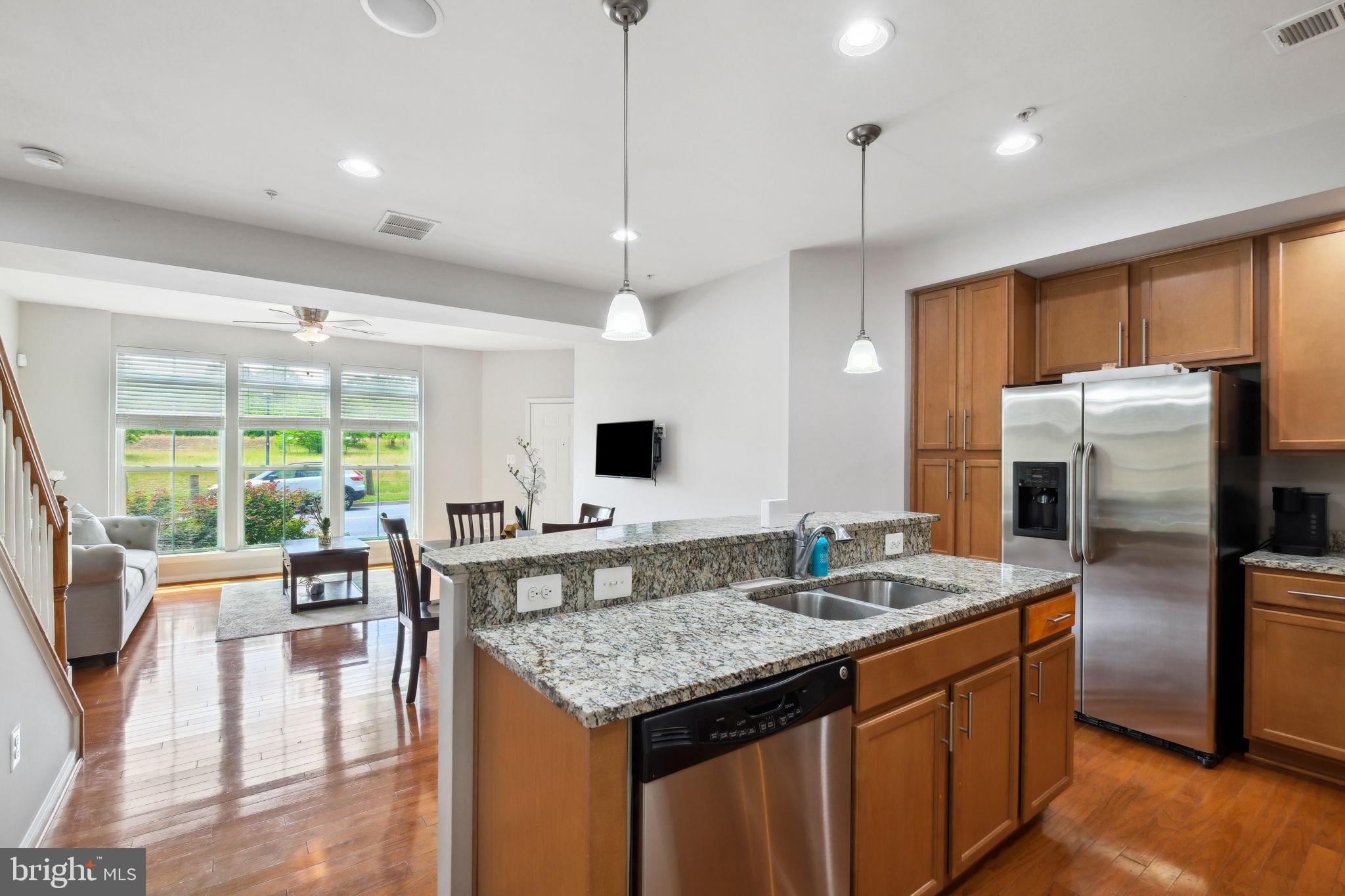 232 URBAN AVENUE 232