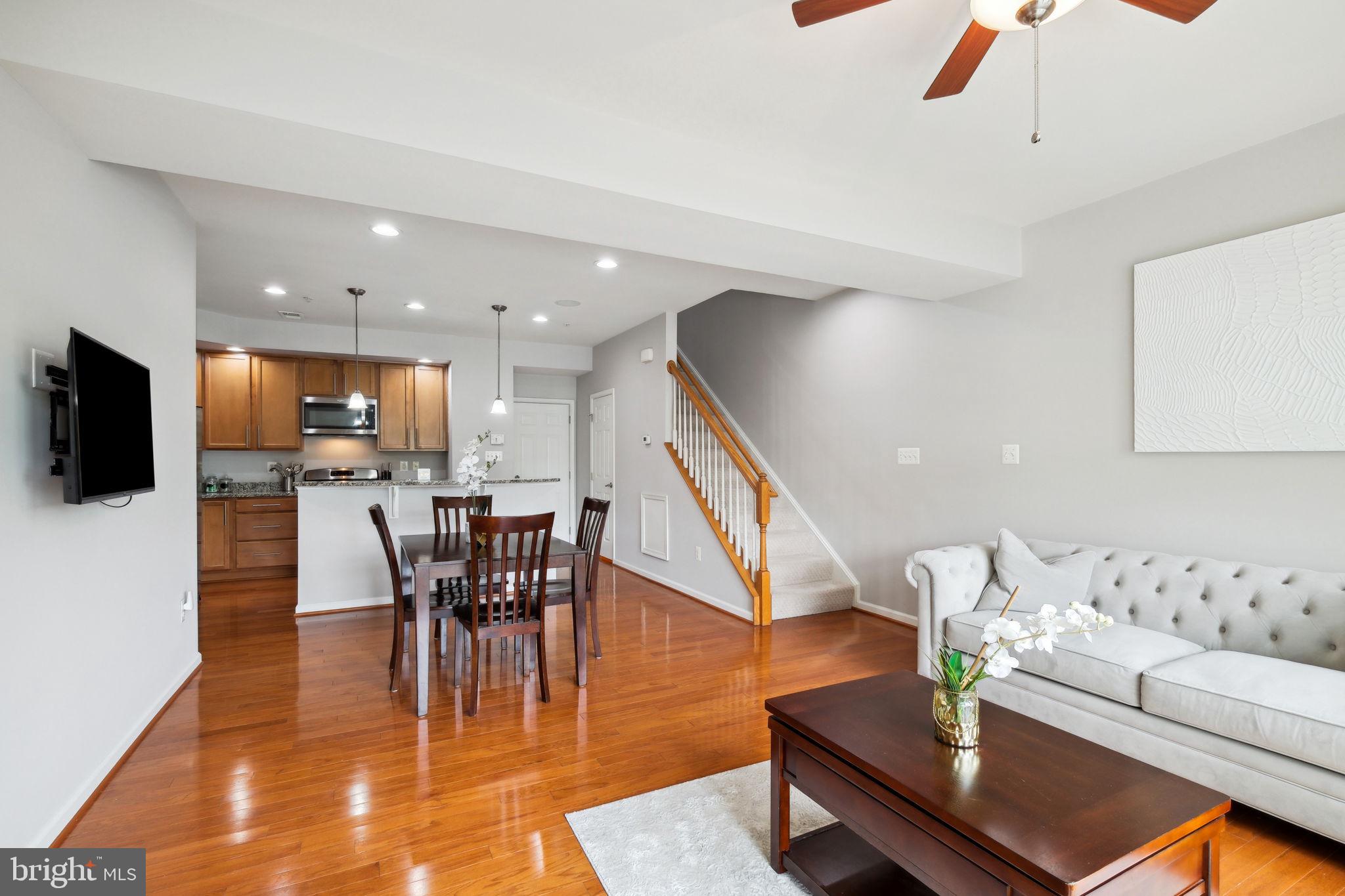 232 URBAN AVENUE 232