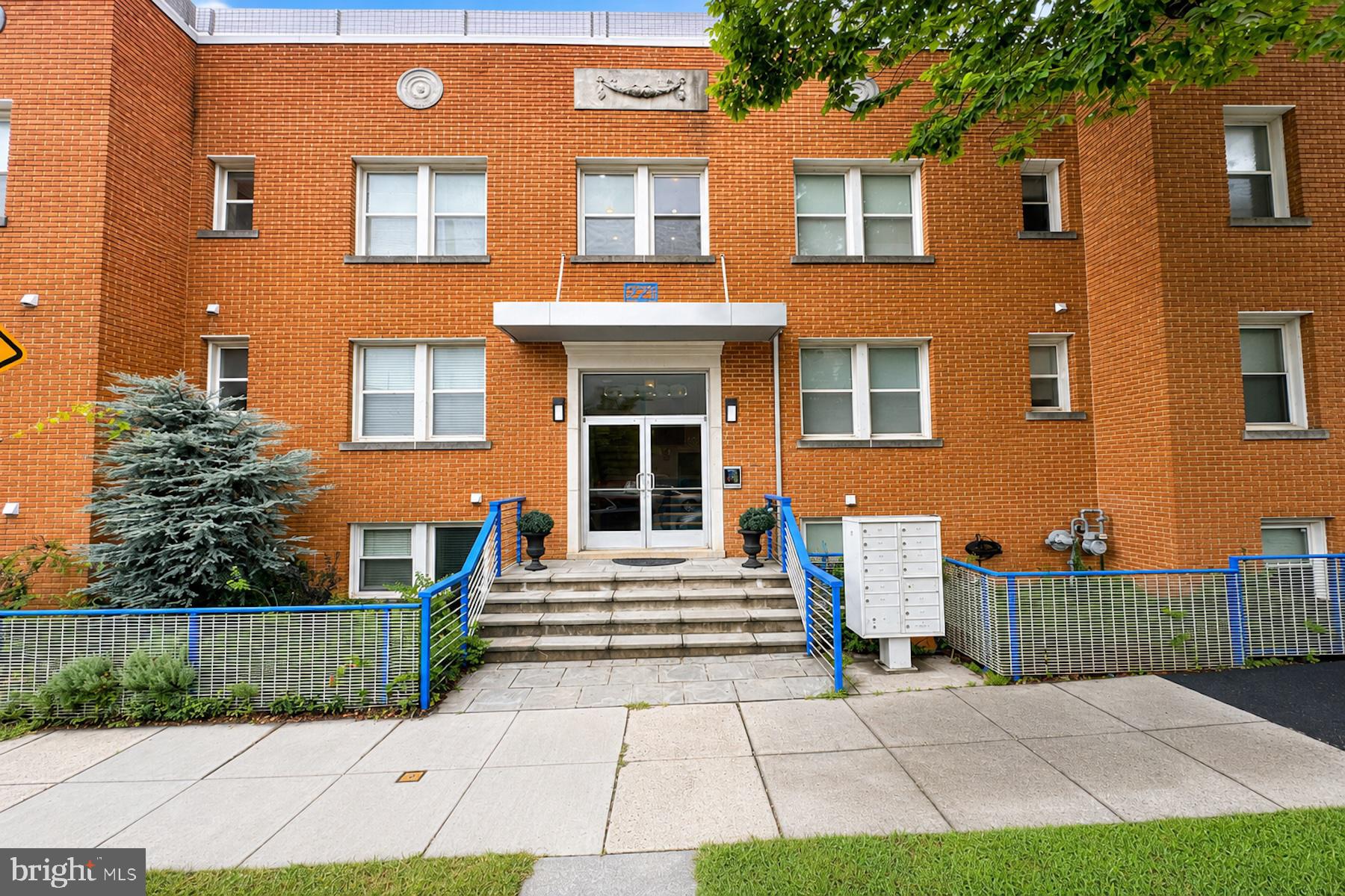 921 BUTTERNUT STREET NW 201