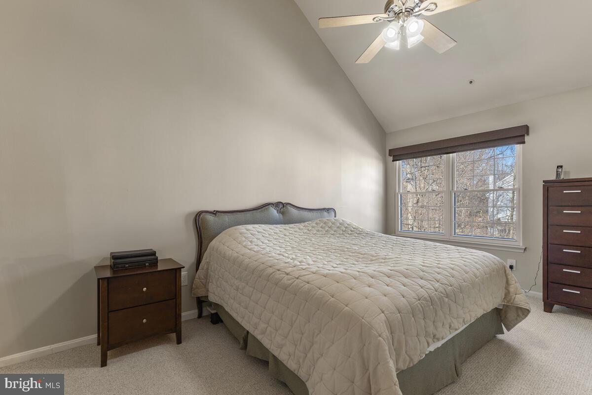 LAKE HALLOWELL - Residential