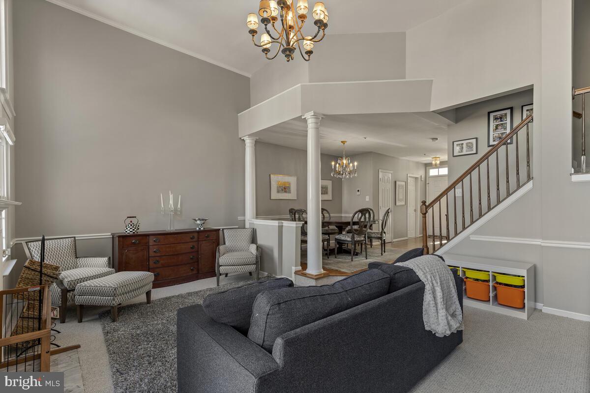 LAKE HALLOWELL - Residential