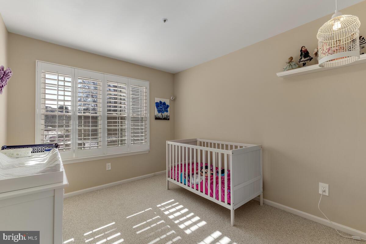 LAKE HALLOWELL - Residential