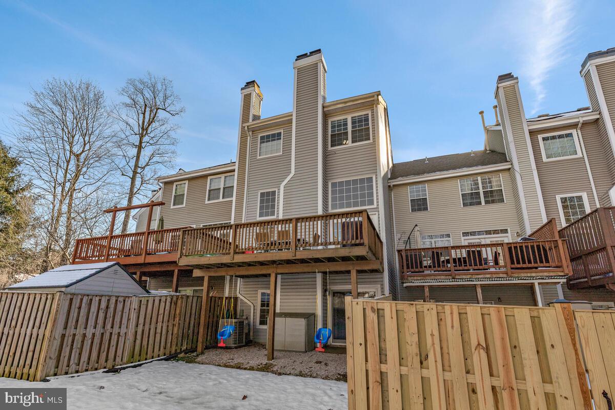 LAKE HALLOWELL - Residential