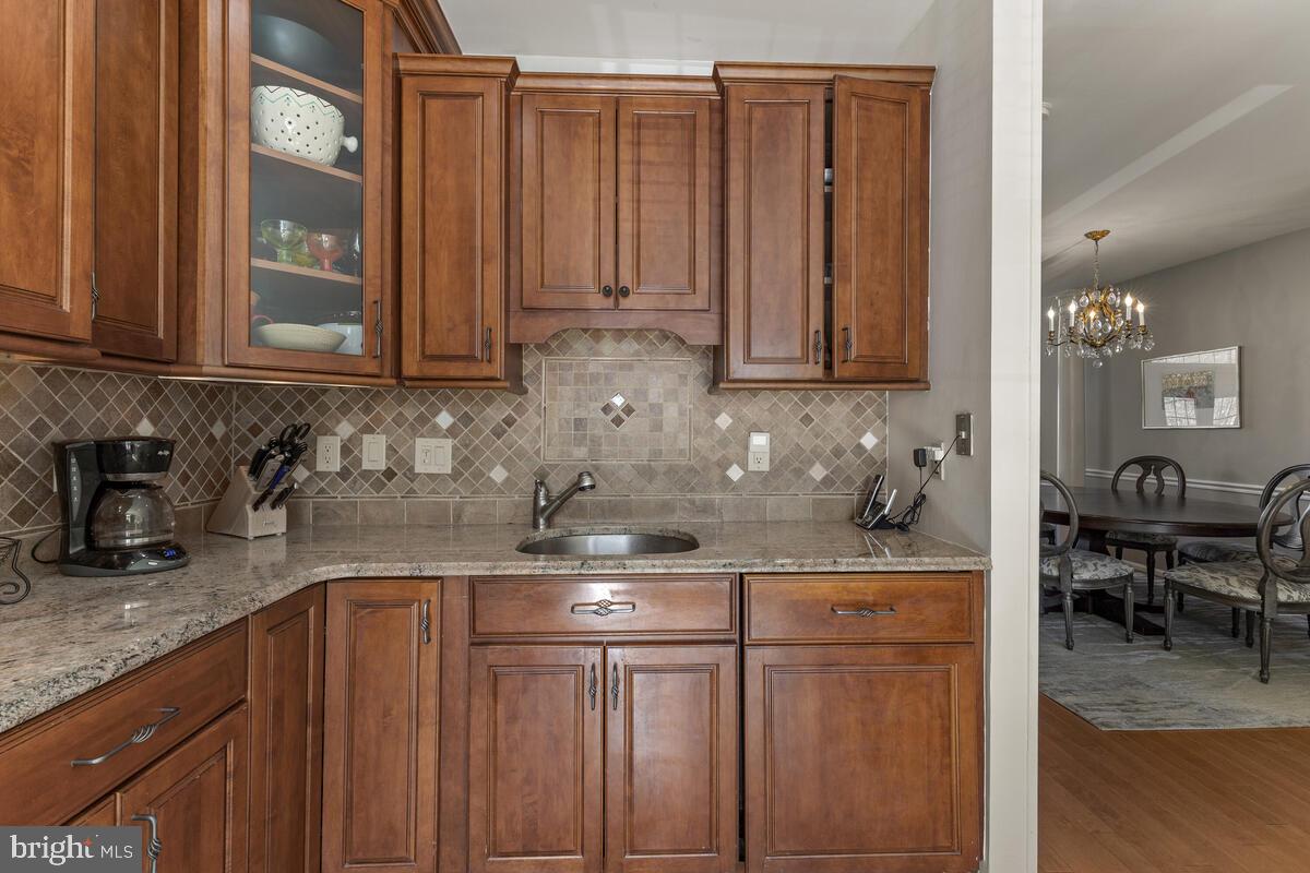 LAKE HALLOWELL - Residential