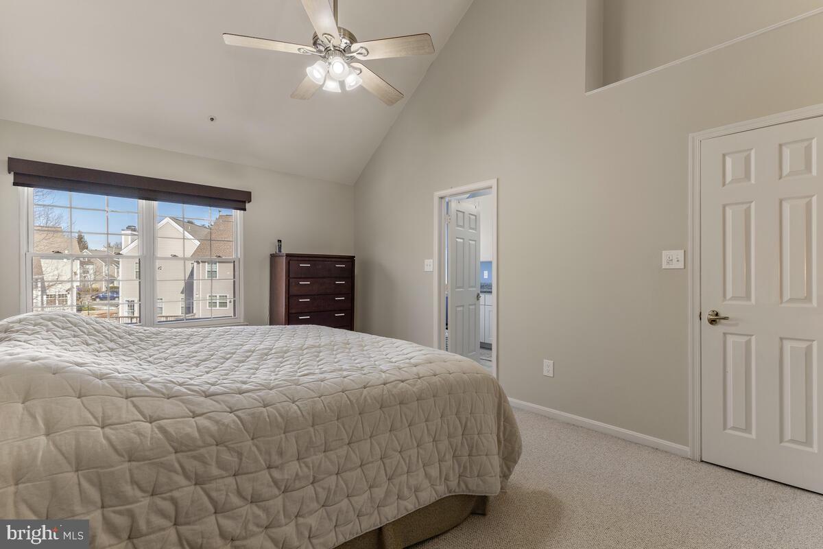 LAKE HALLOWELL - Residential