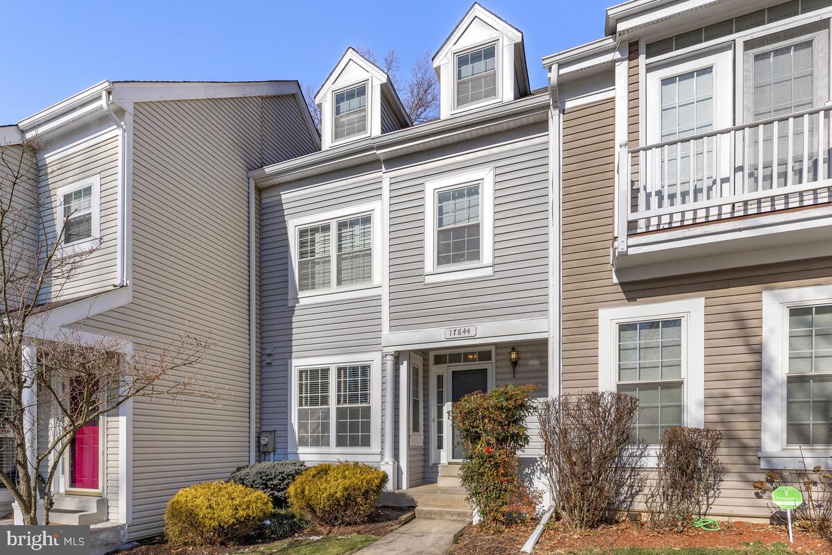 LAKE HALLOWELL - Residential