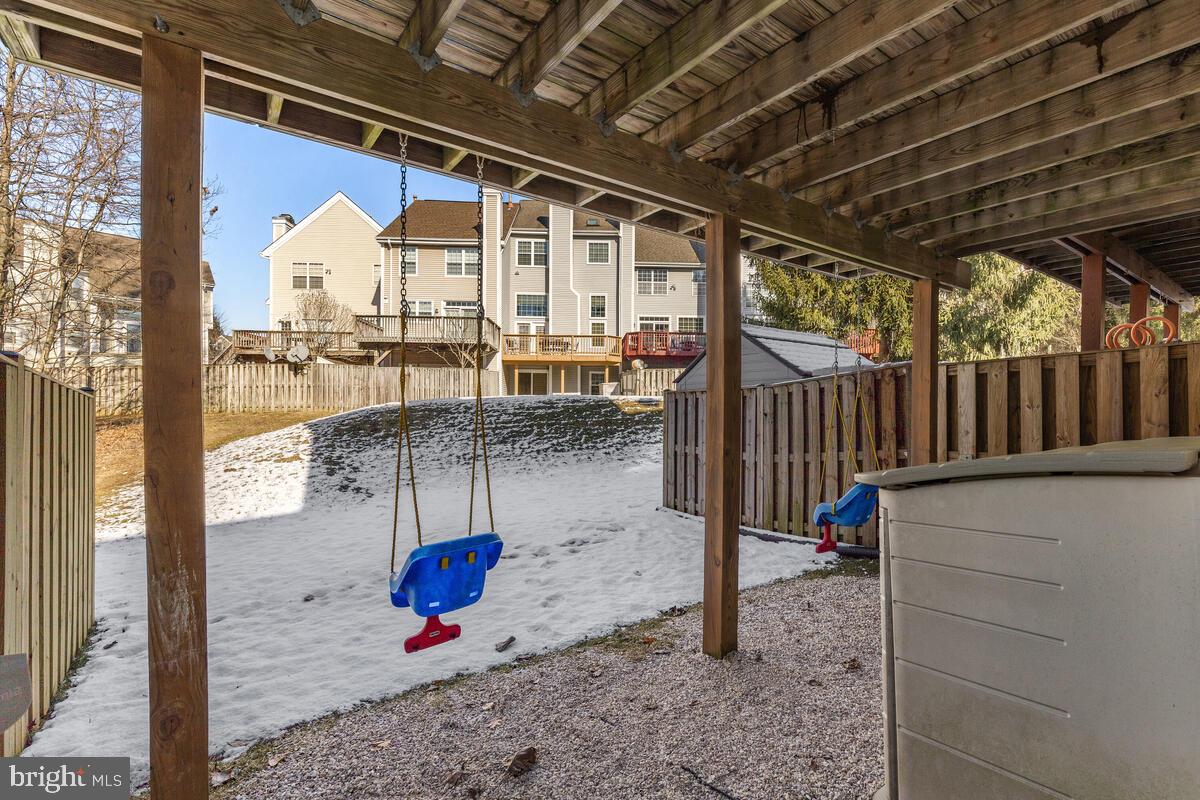 LAKE HALLOWELL - Residential