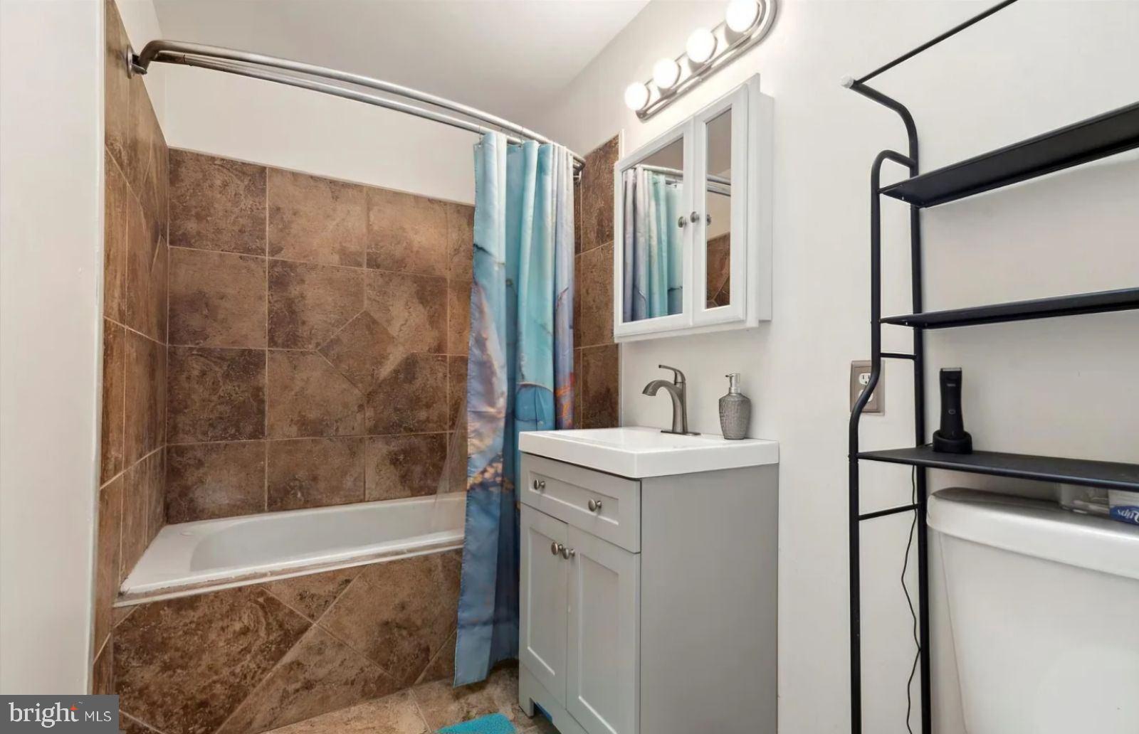 LAWNCREST - Residential