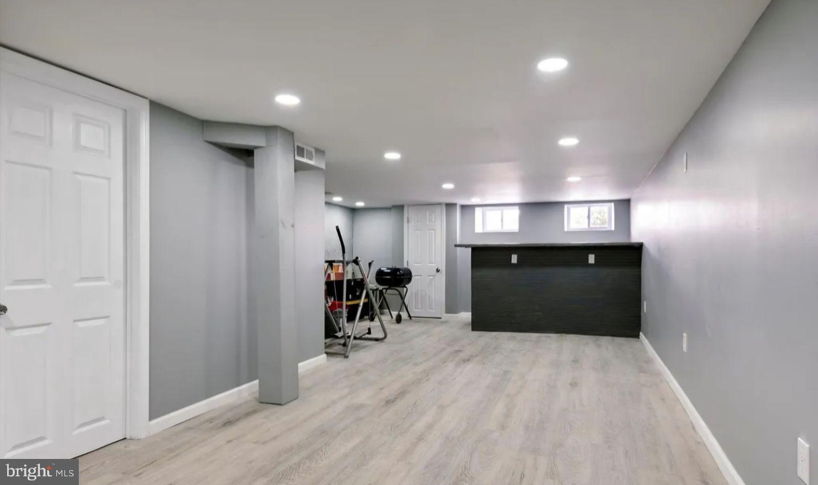 LAWNCREST - Residential