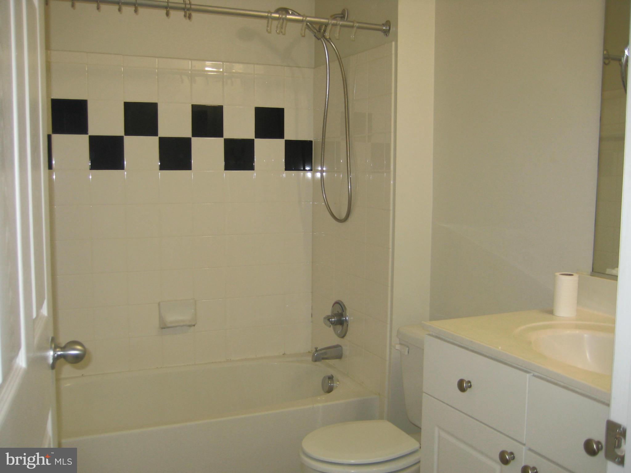 FAIRFAX RIDGE - Residential Lease