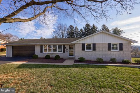 140 RIDGEFIELD DRIVE YORK PA 17403