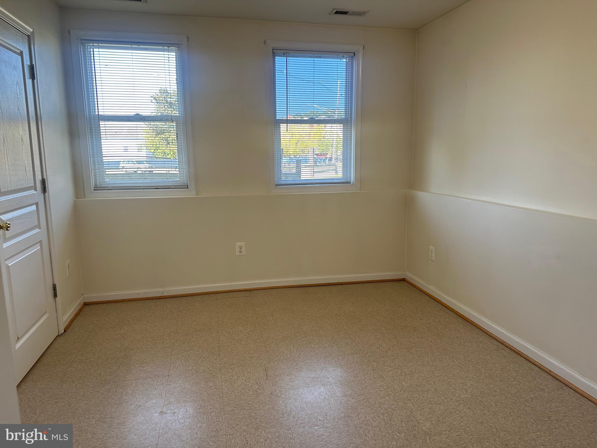 DOWNTOWN BRUNSWICK - Residential Lease