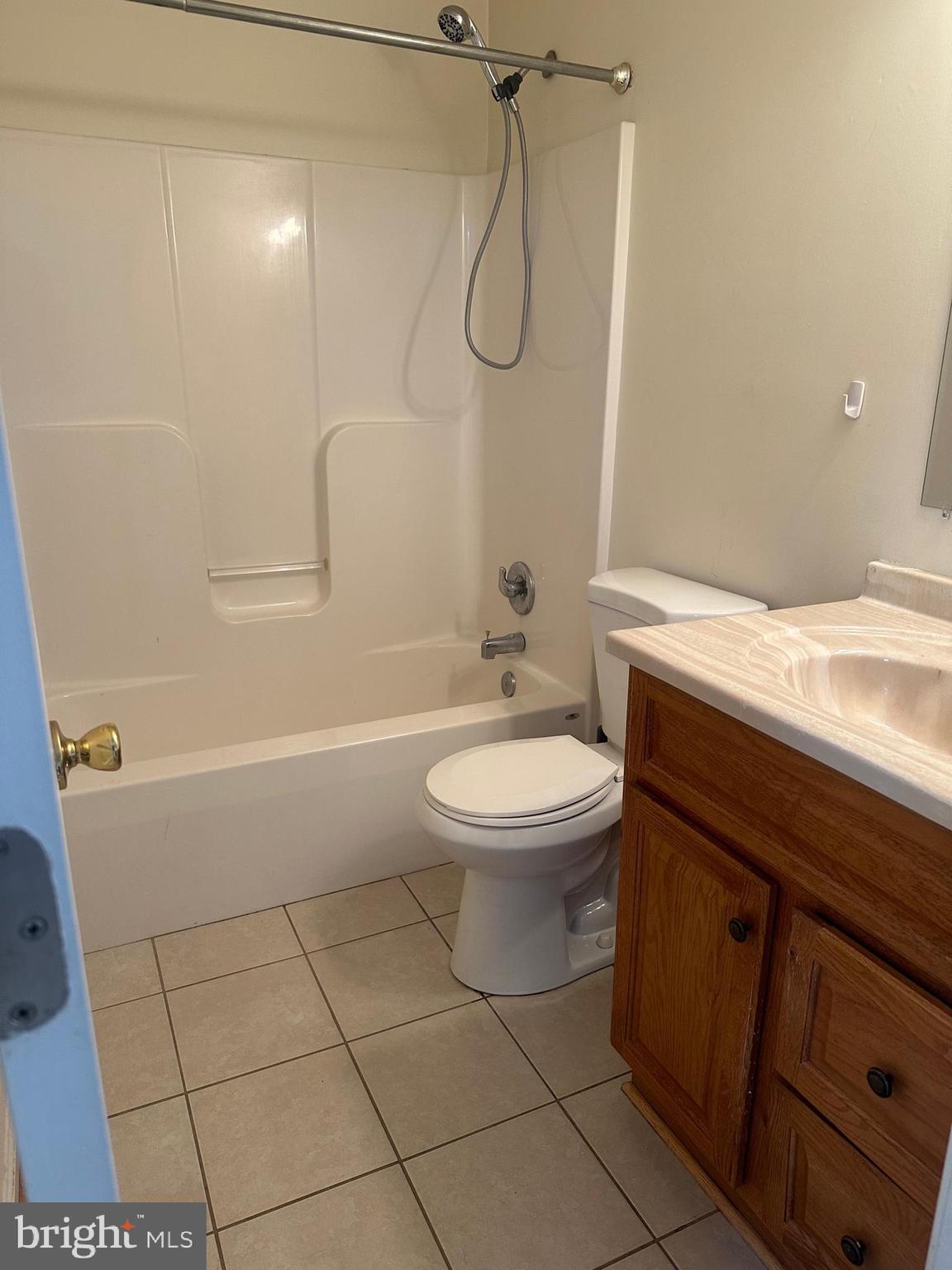 DOWNTOWN BRUNSWICK - Residential Lease