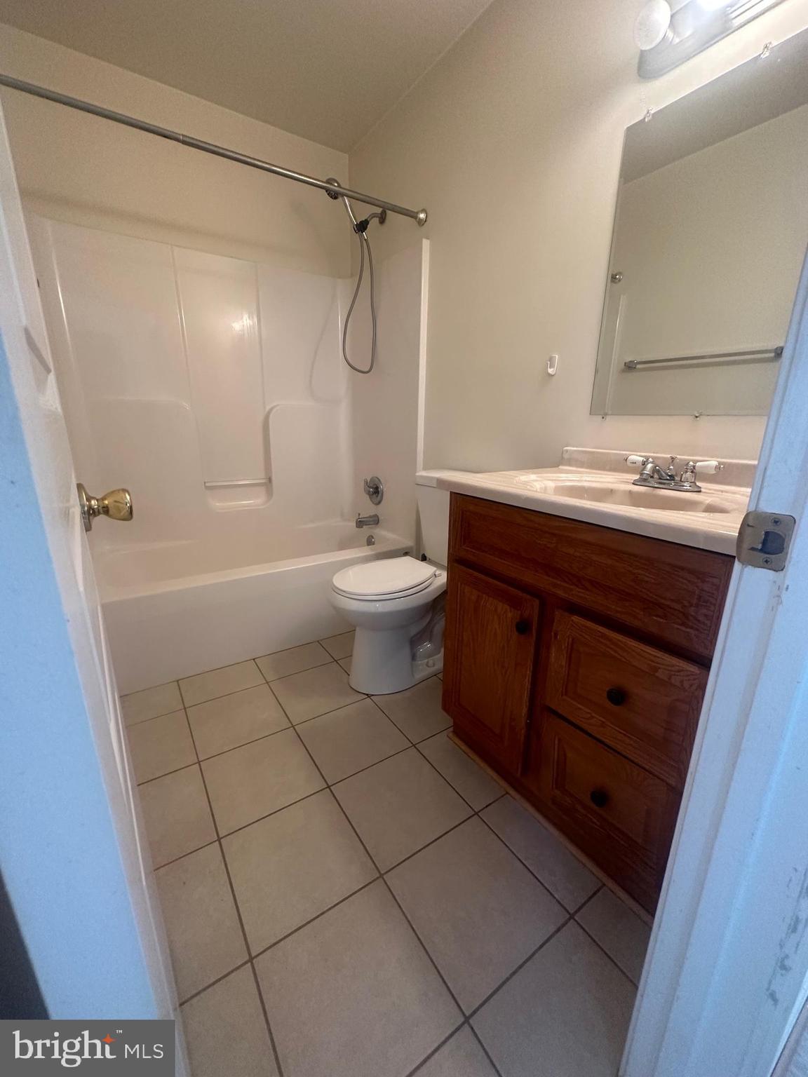 DOWNTOWN BRUNSWICK - Residential Lease