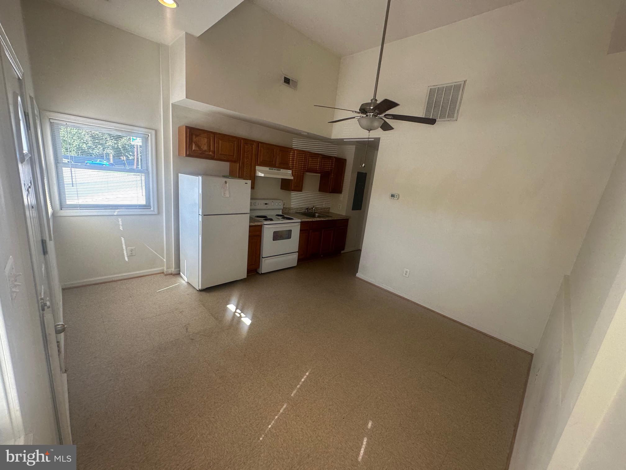 DOWNTOWN BRUNSWICK - Residential Lease