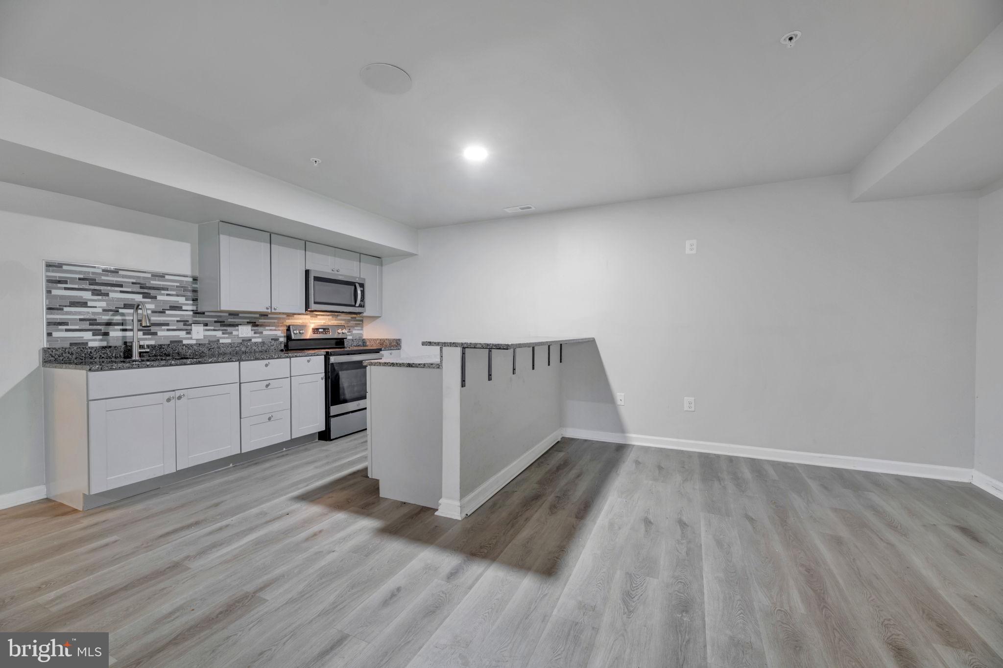 GLENN DALE COMMONS - Residential