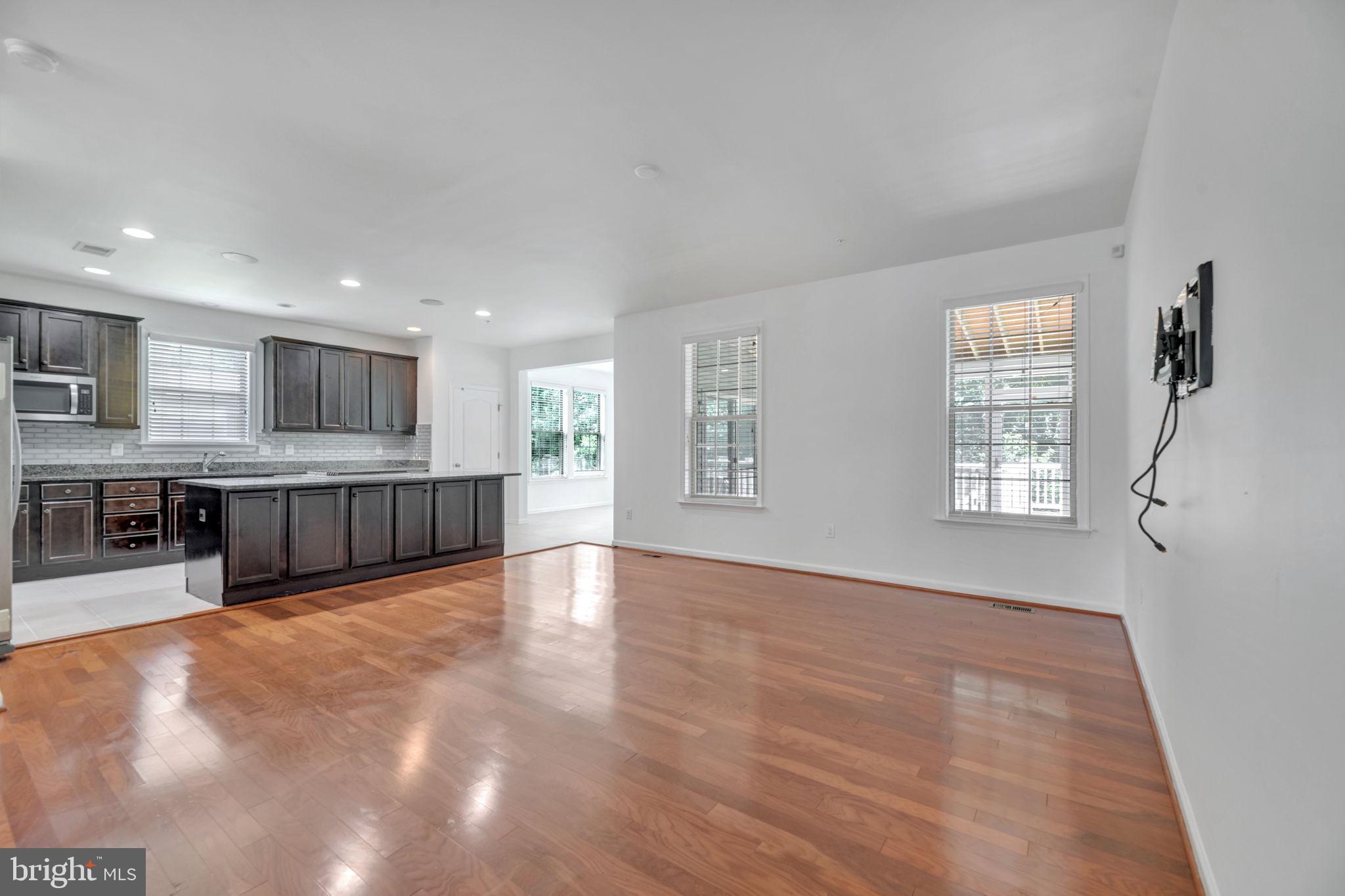 GLENN DALE COMMONS - Residential