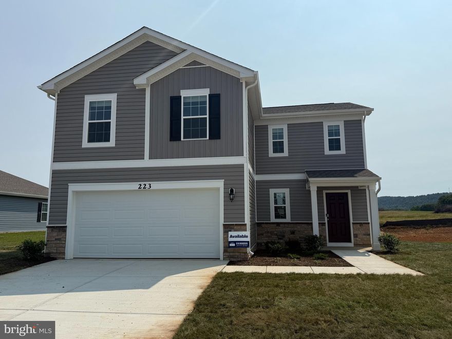 This exceptional 4-bedroom, 2.5-bathroom home is designed for those who appreciate both style and space. With views overlooking a tranquil farm and the majestic mountains beyond, the property offers a peaceful atmosphere. Inside, you’ll find gorgeous LVP flooring throughout, and the open kitchen is equipped with stainless steel appliances. Perfect for hosting or relaxing, this home combines the best of modern living with nature’s beauty.