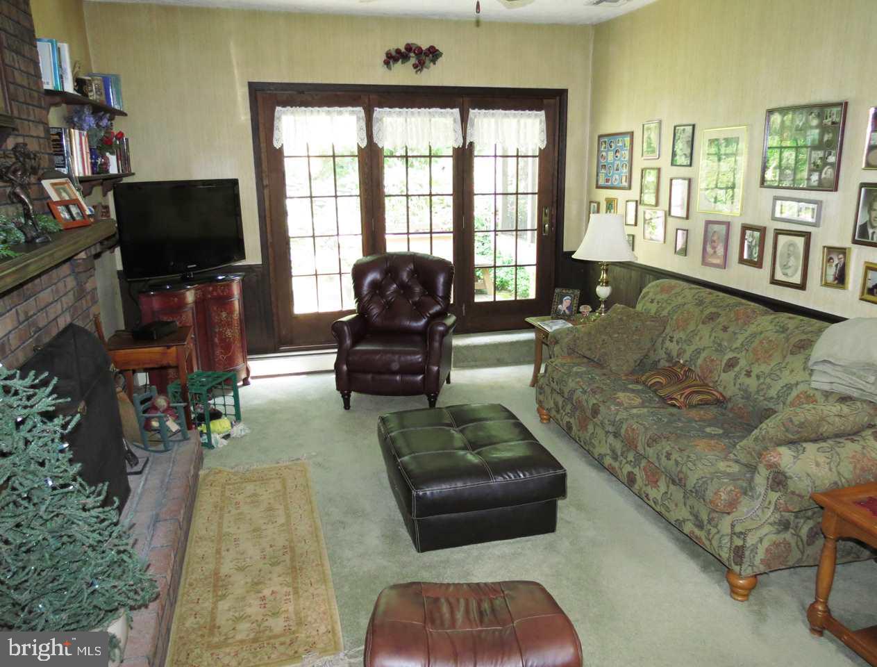 WILSHIRE HILLS - Residential