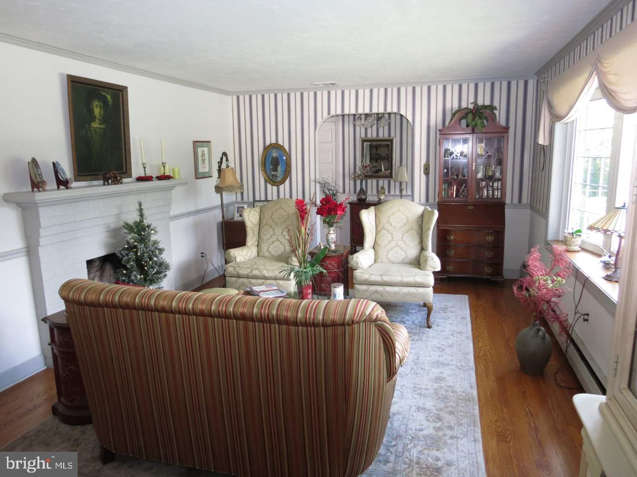 WILSHIRE HILLS - Residential