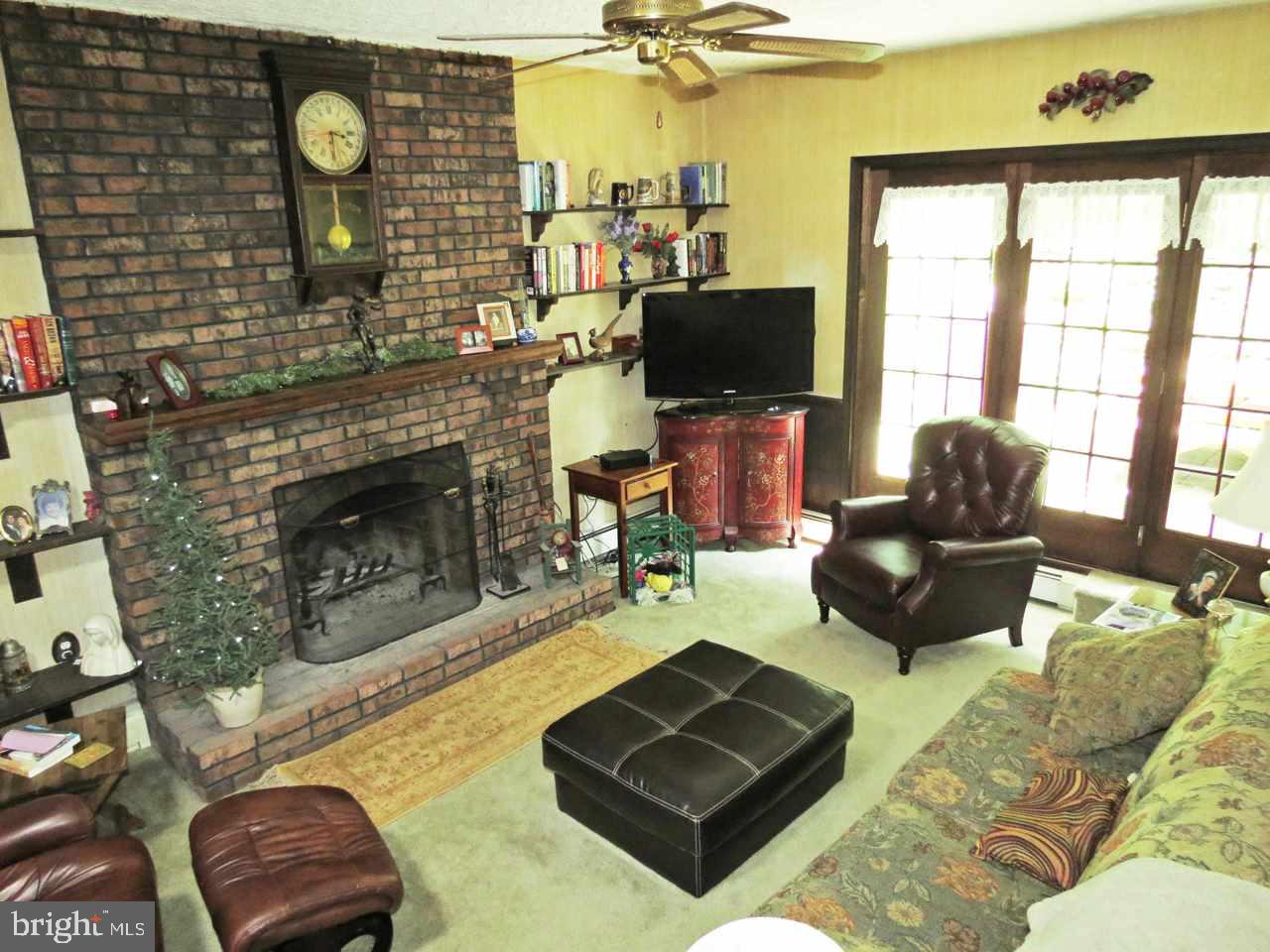 WILSHIRE HILLS - Residential