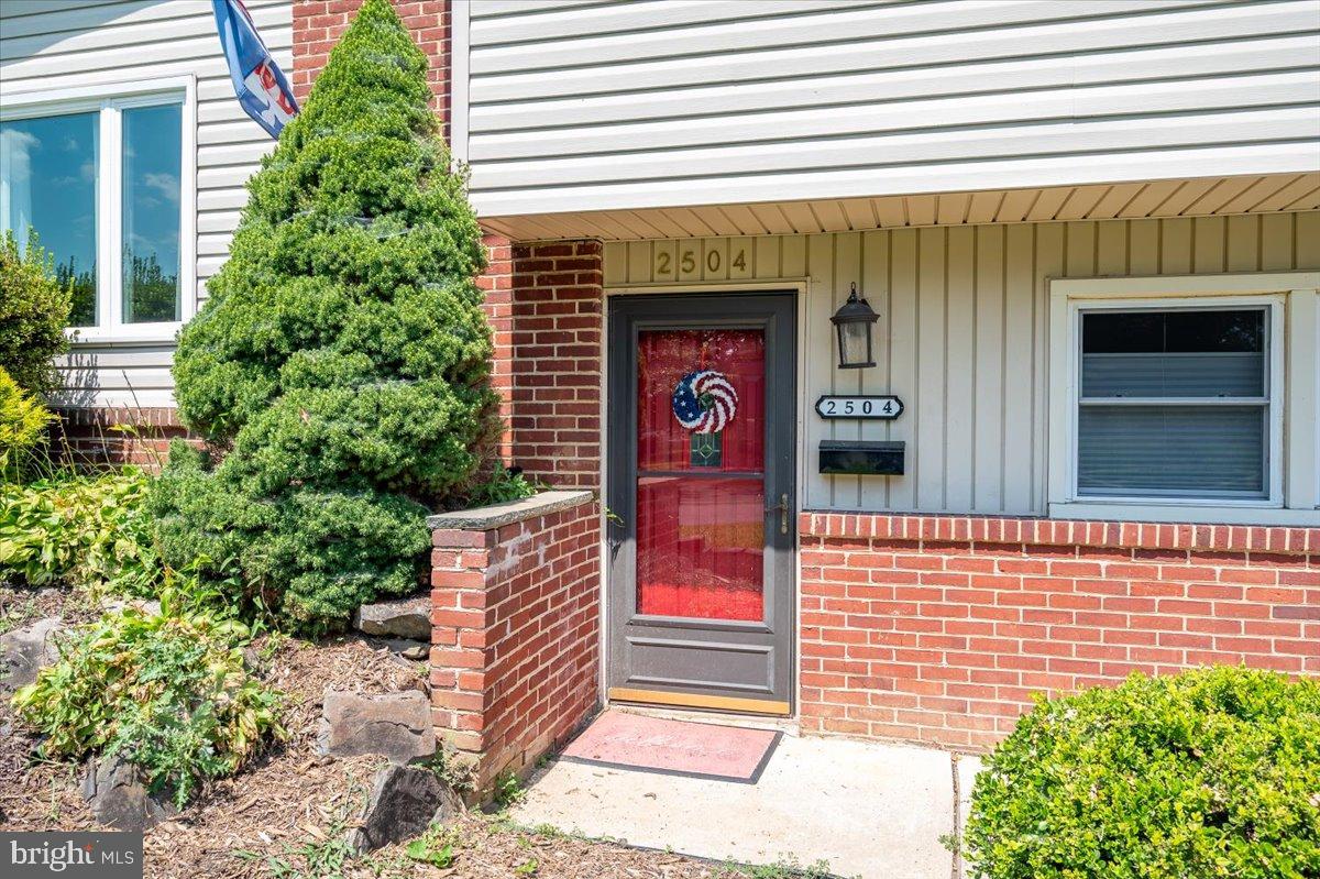 2504 MCCAWBER DRIVE