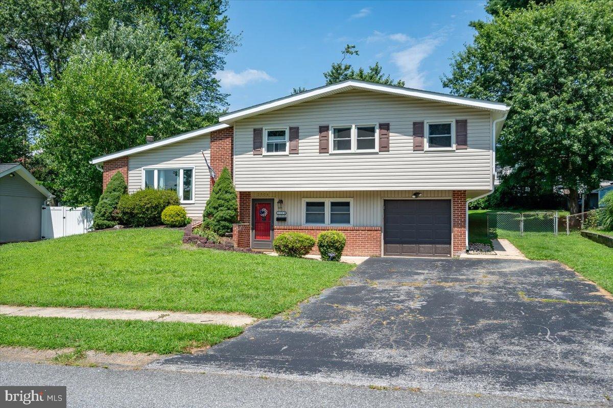 2504 MCCAWBER DRIVE