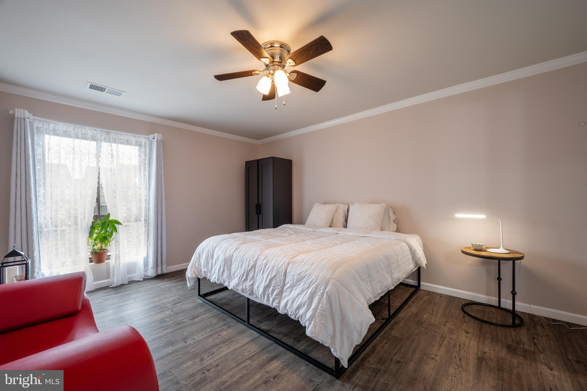 JEFFERSON MEWS - Residential