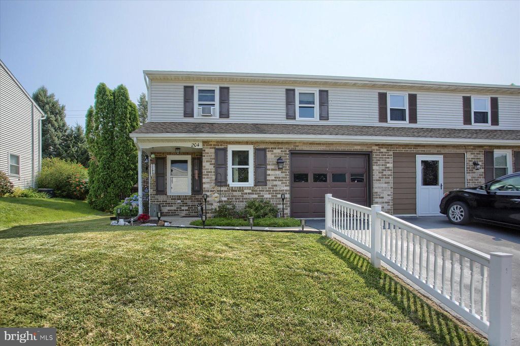 Photo of 204 LINDA TER, EPHRATA, PA 17522 (MLS # PALA2037330)