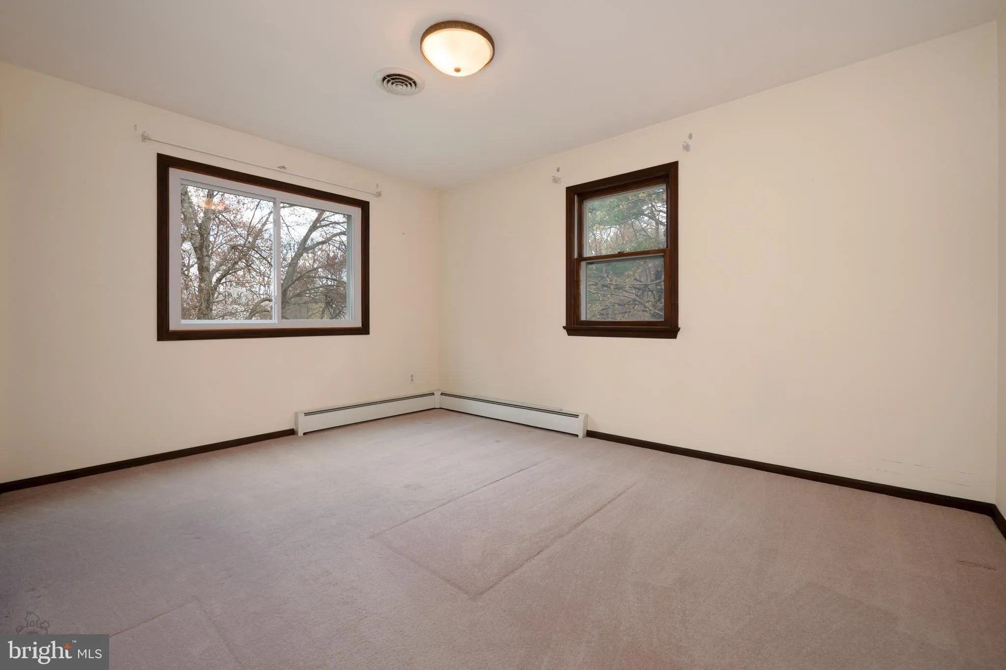 Bethlehem, Pennsylvania 18015, United States, 3 Bedrooms Bedrooms, ,4 BathroomsBathrooms,Residential,Pending,112082