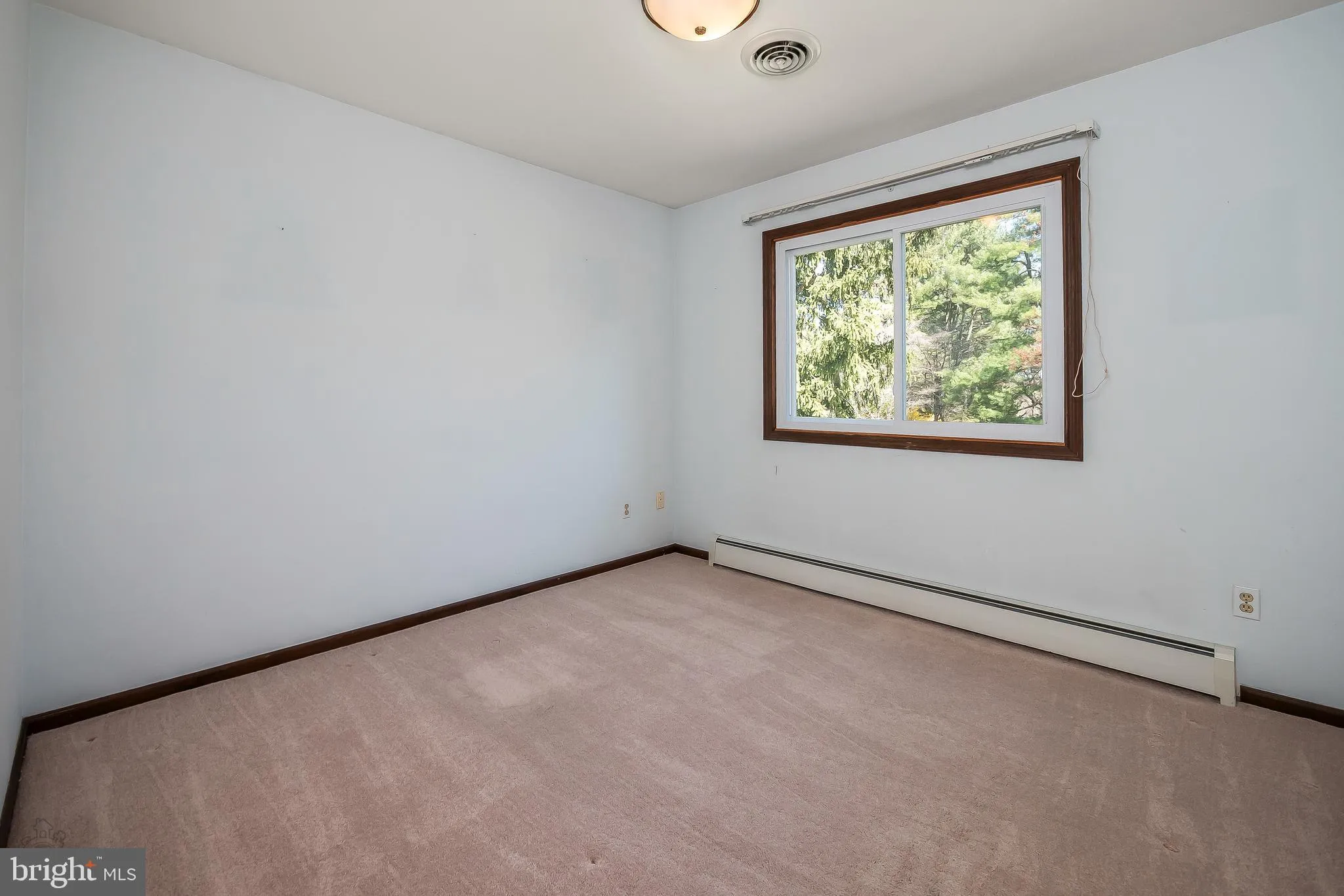 Bethlehem, Pennsylvania 18015, United States, 3 Bedrooms Bedrooms, ,4 BathroomsBathrooms,Residential,Pending,112082