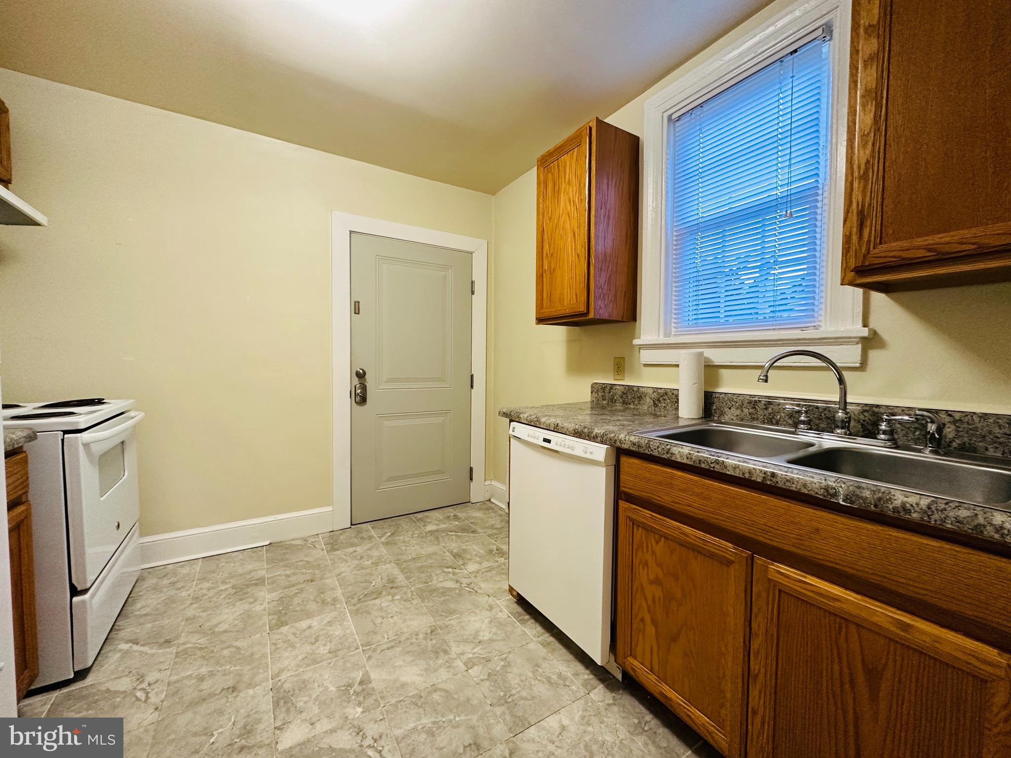 FREDERICKSBURG CITY - Residential Lease