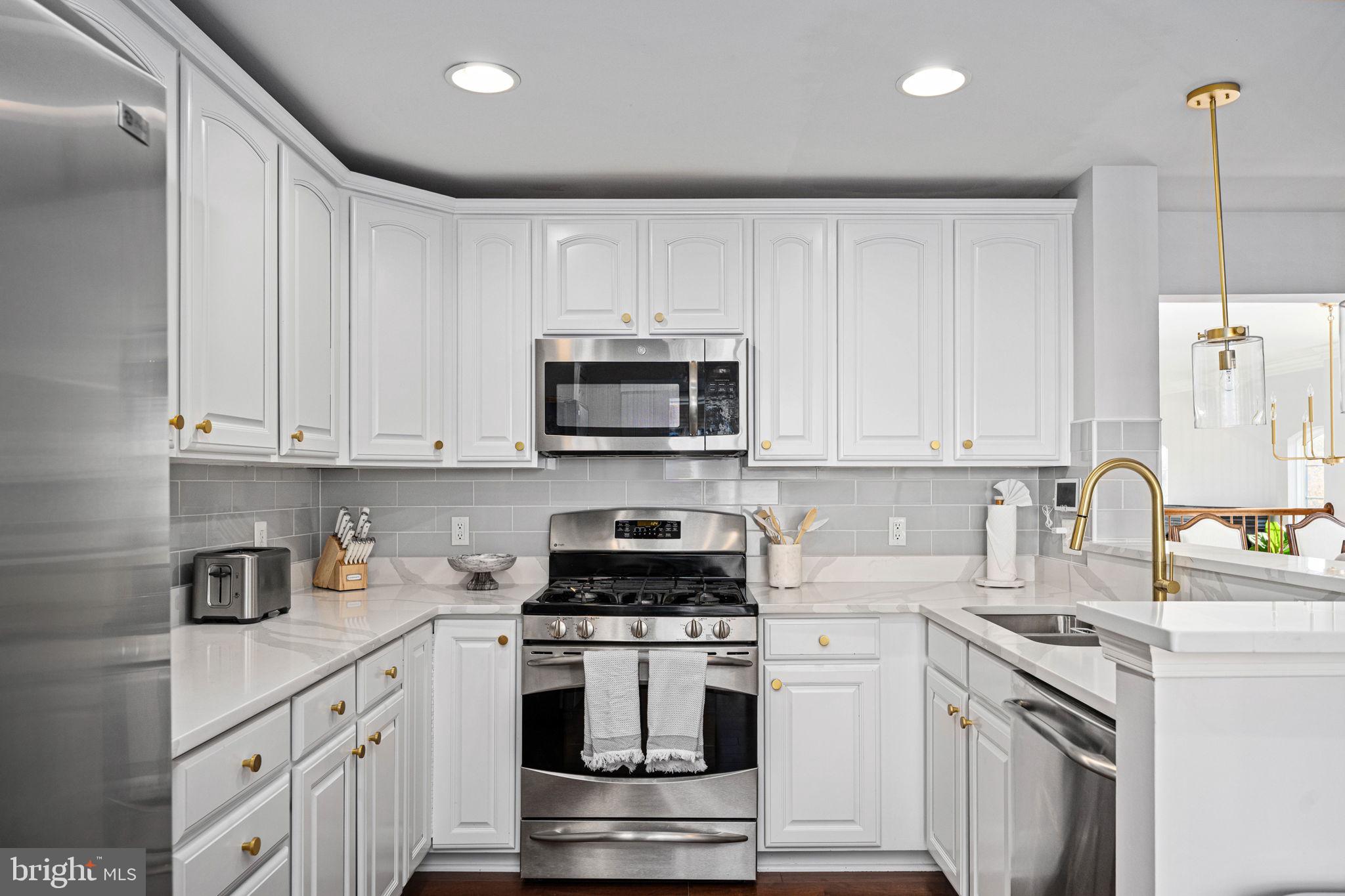 MARKET CENTER CONDOMINIUM - Residential