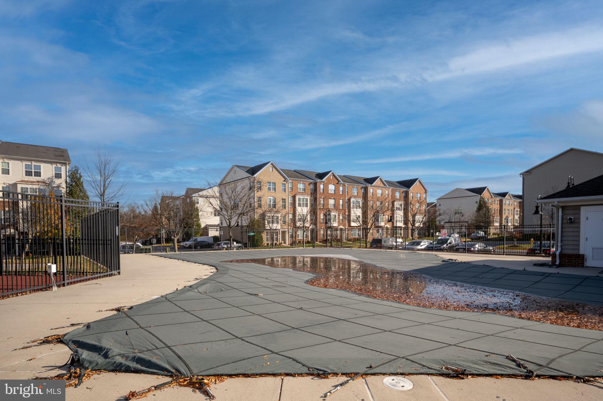 MARKET CENTER CONDOMINIUM - Residential