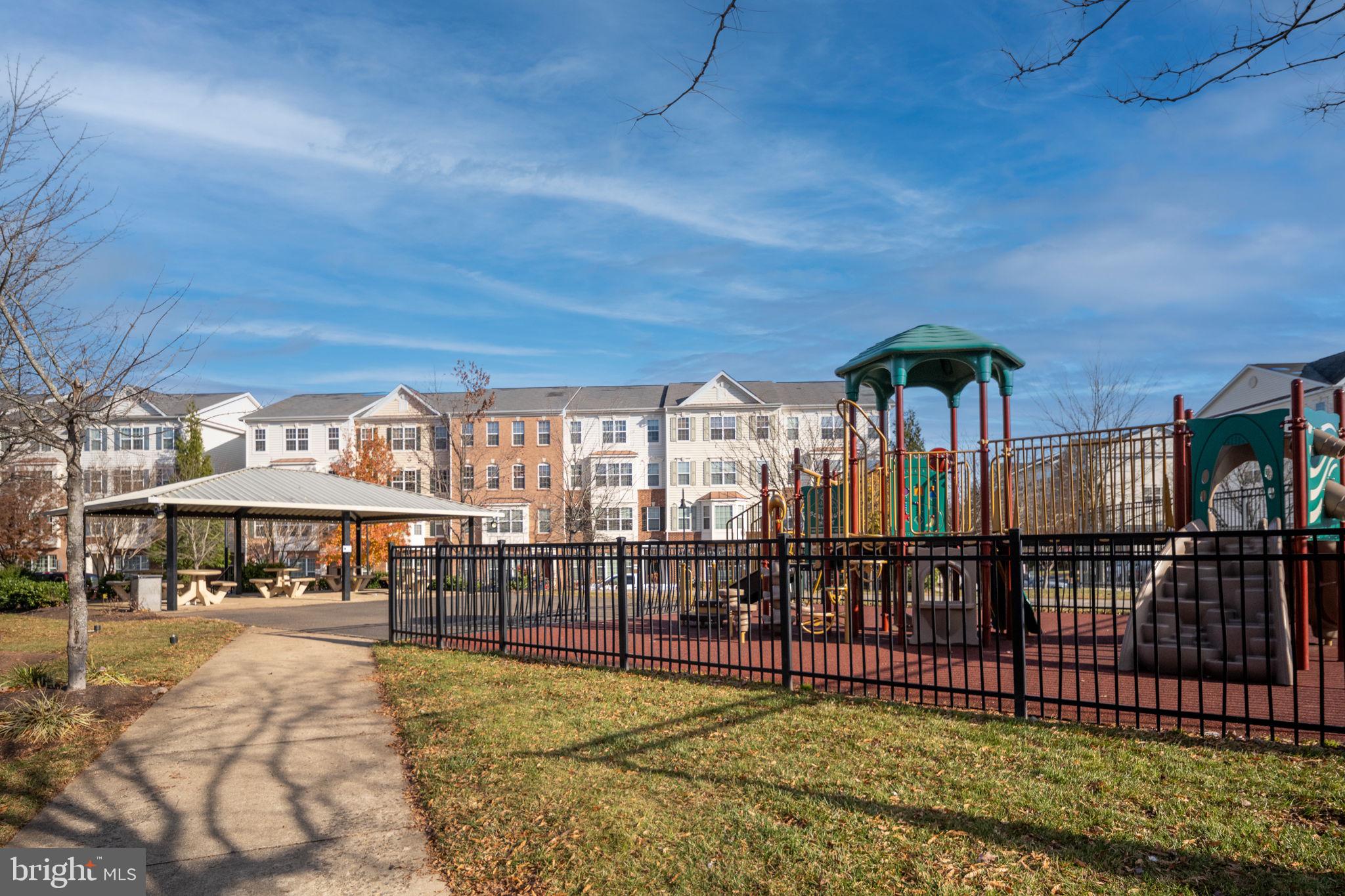 MARKET CENTER CONDOMINIUM - Residential