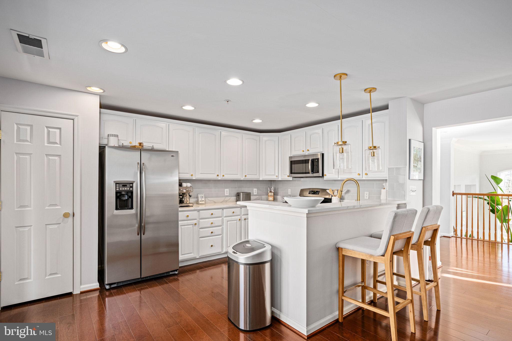 MARKET CENTER CONDOMINIUM - Residential