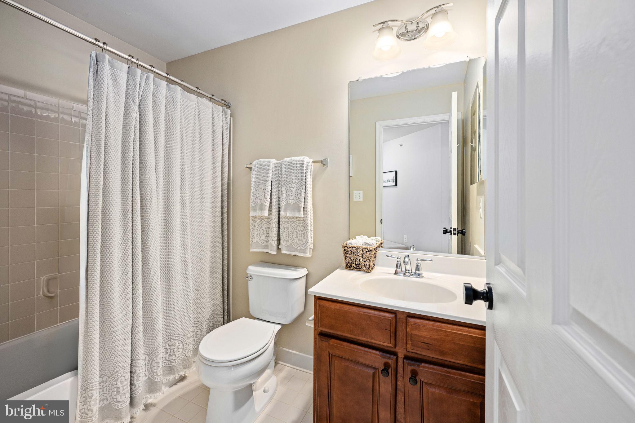 MARKET CENTER CONDOMINIUM - Residential